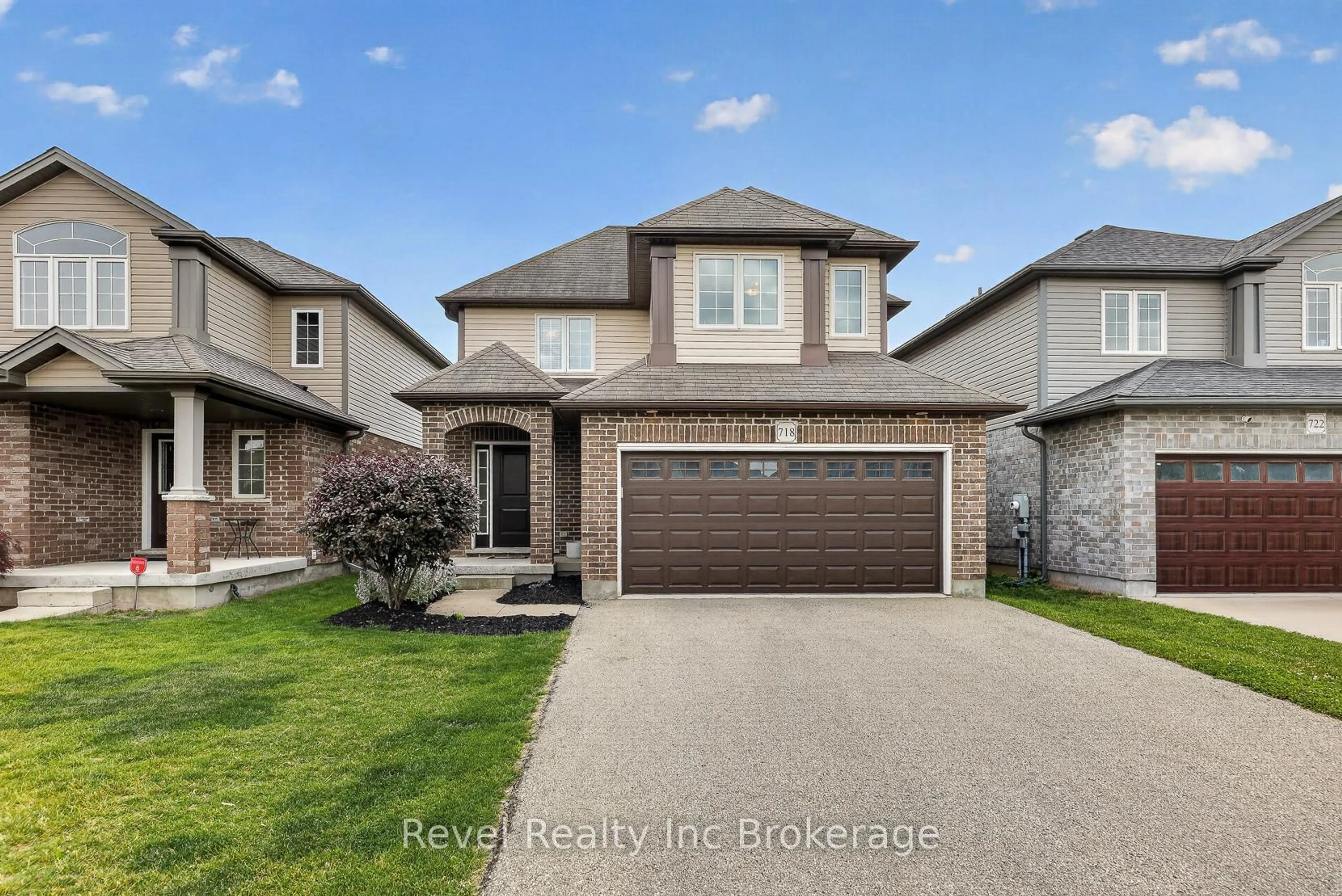 Home with brick exterior material, street for 718 Frontenac Cres, Woodstock Ontario N4V 0B1
