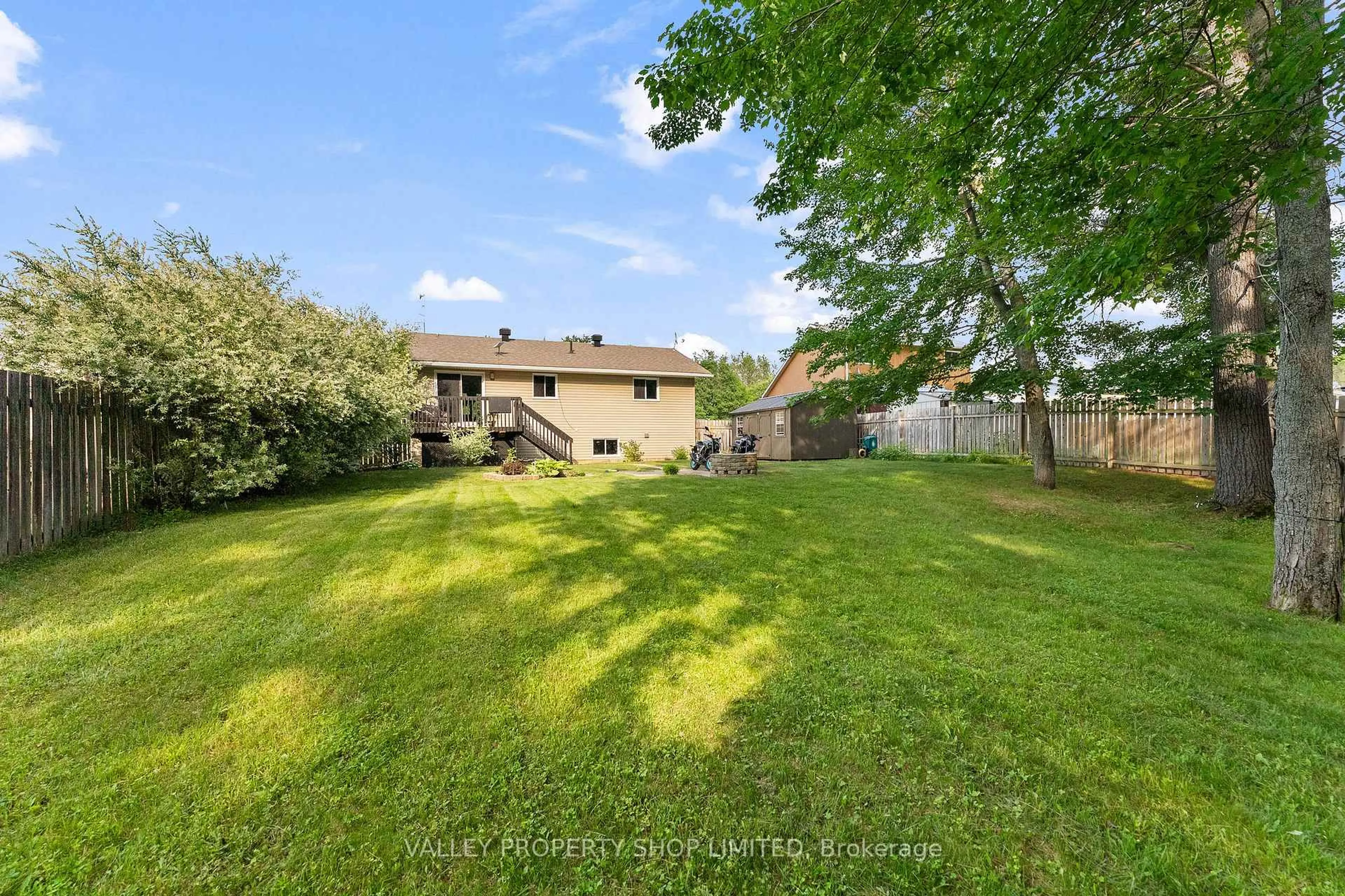 A pic from outside/outdoor area/front of a property/back of a property/a pic from drone, unknown for 16 Bob Seguin Dr, Chalk River Ontario K0J 1J0