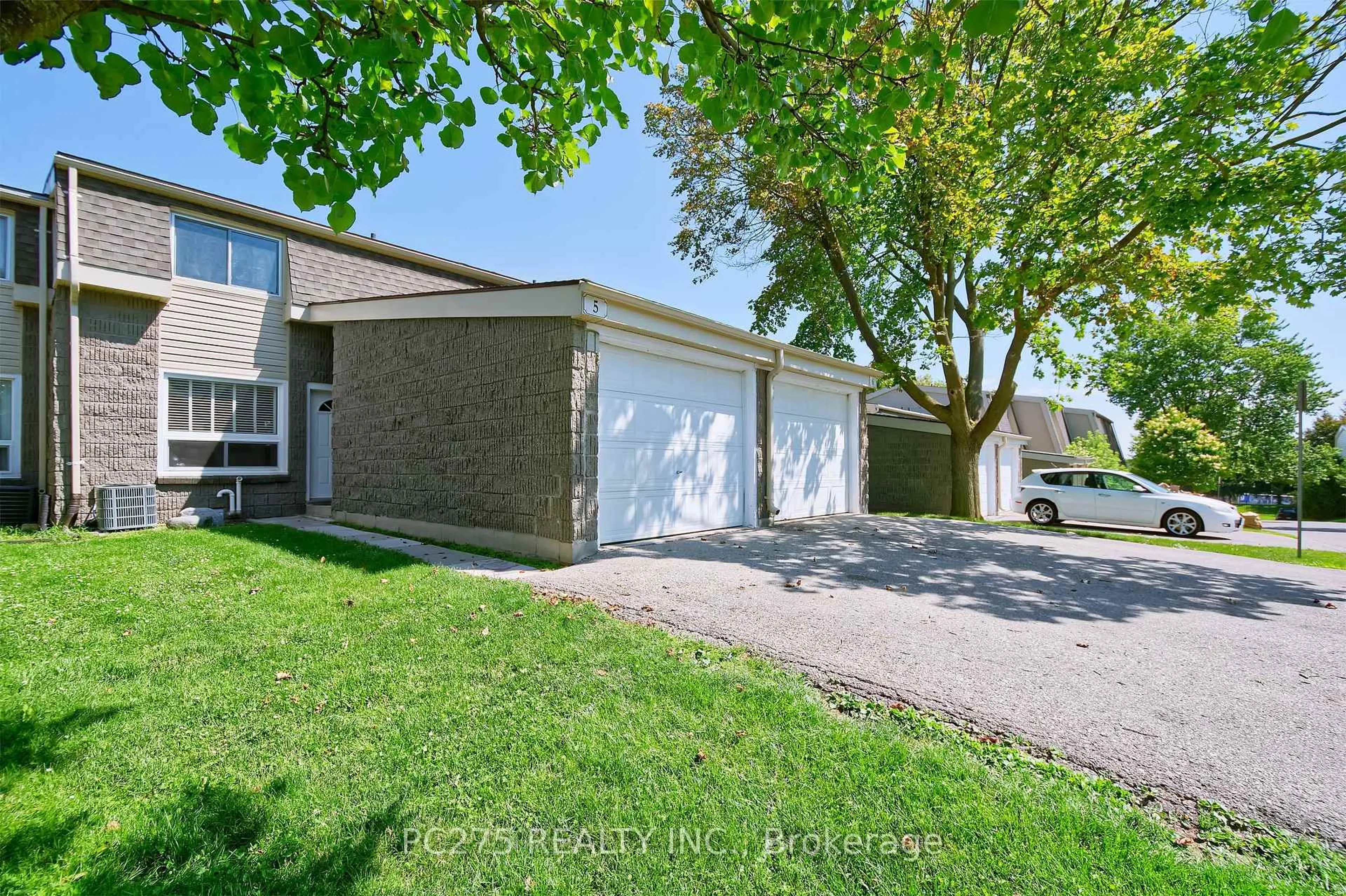 A pic from outside/outdoor area/front of a property/back of a property/a pic from drone, street for 1460 Limberlost Rd #5, London North Ontario N6G 2C6