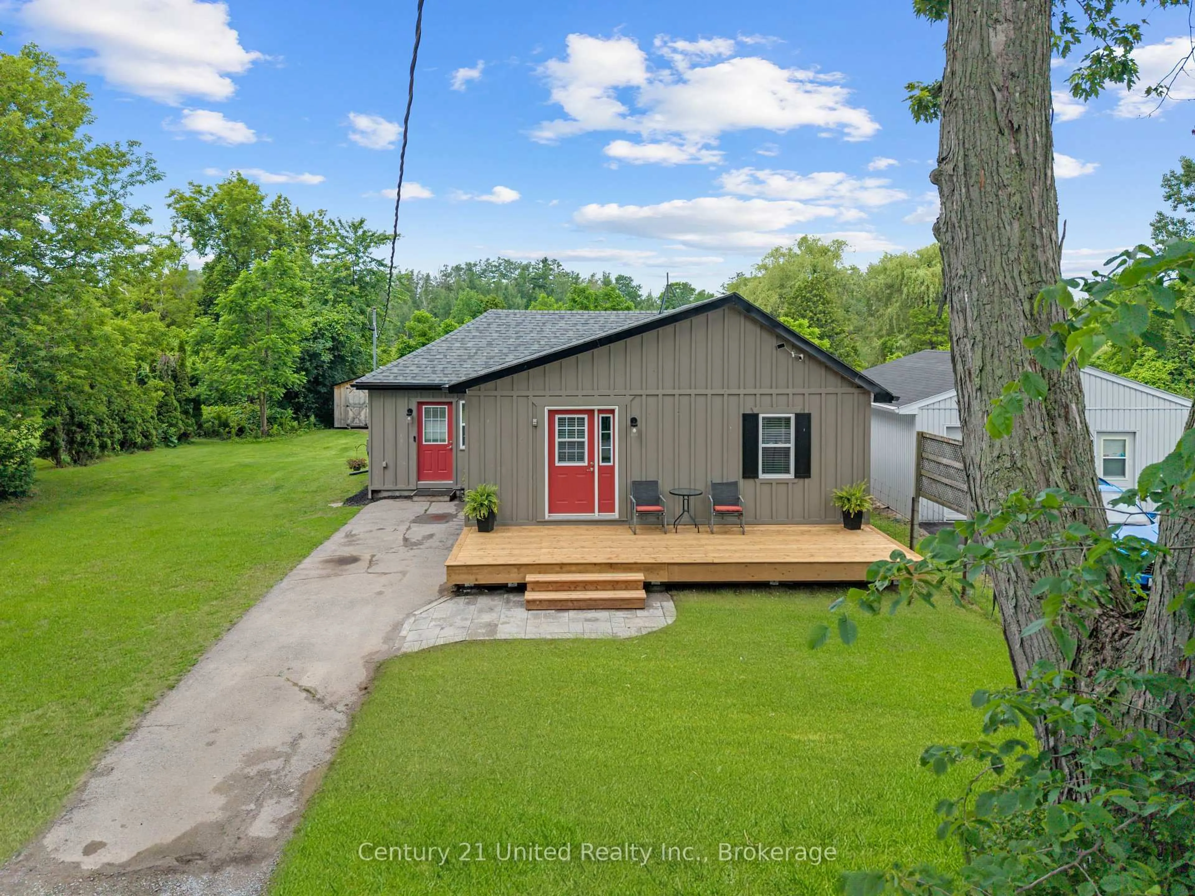A pic from outside/outdoor area/front of a property/back of a property/a pic from drone, street for 5402 Young St, Hamilton Township Ontario K0K 2H0