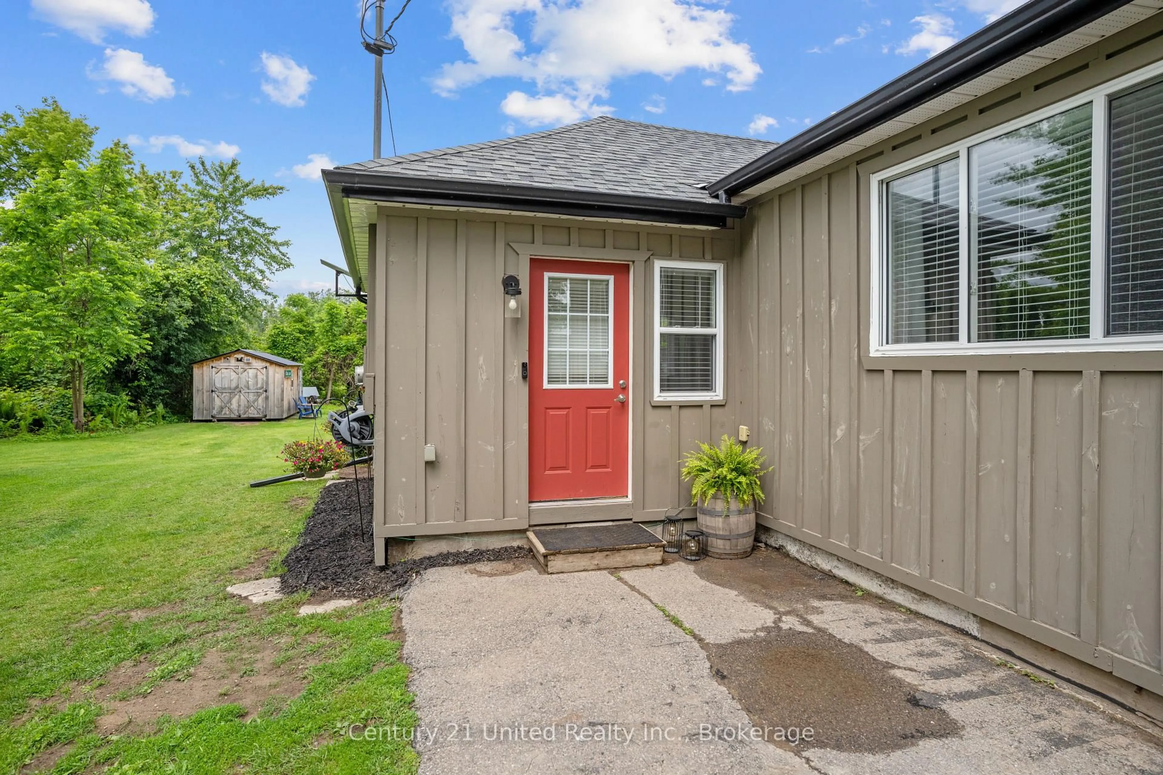 Unknown for 5402 Young St, Hamilton Township Ontario K0K 2H0
