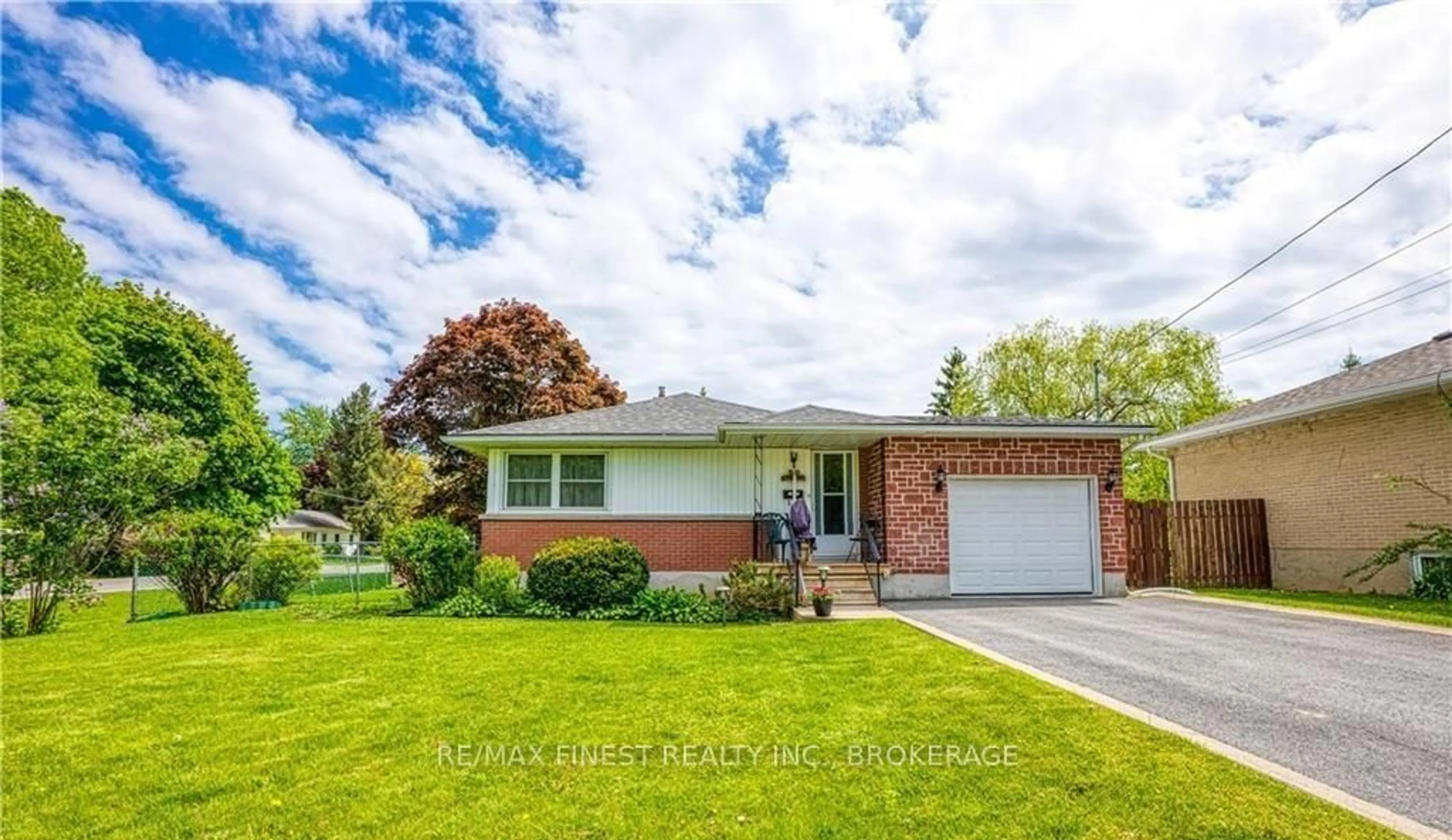 Home with brick exterior material, street for 39 Lennox St, Kingston Ontario K7M 4S3
