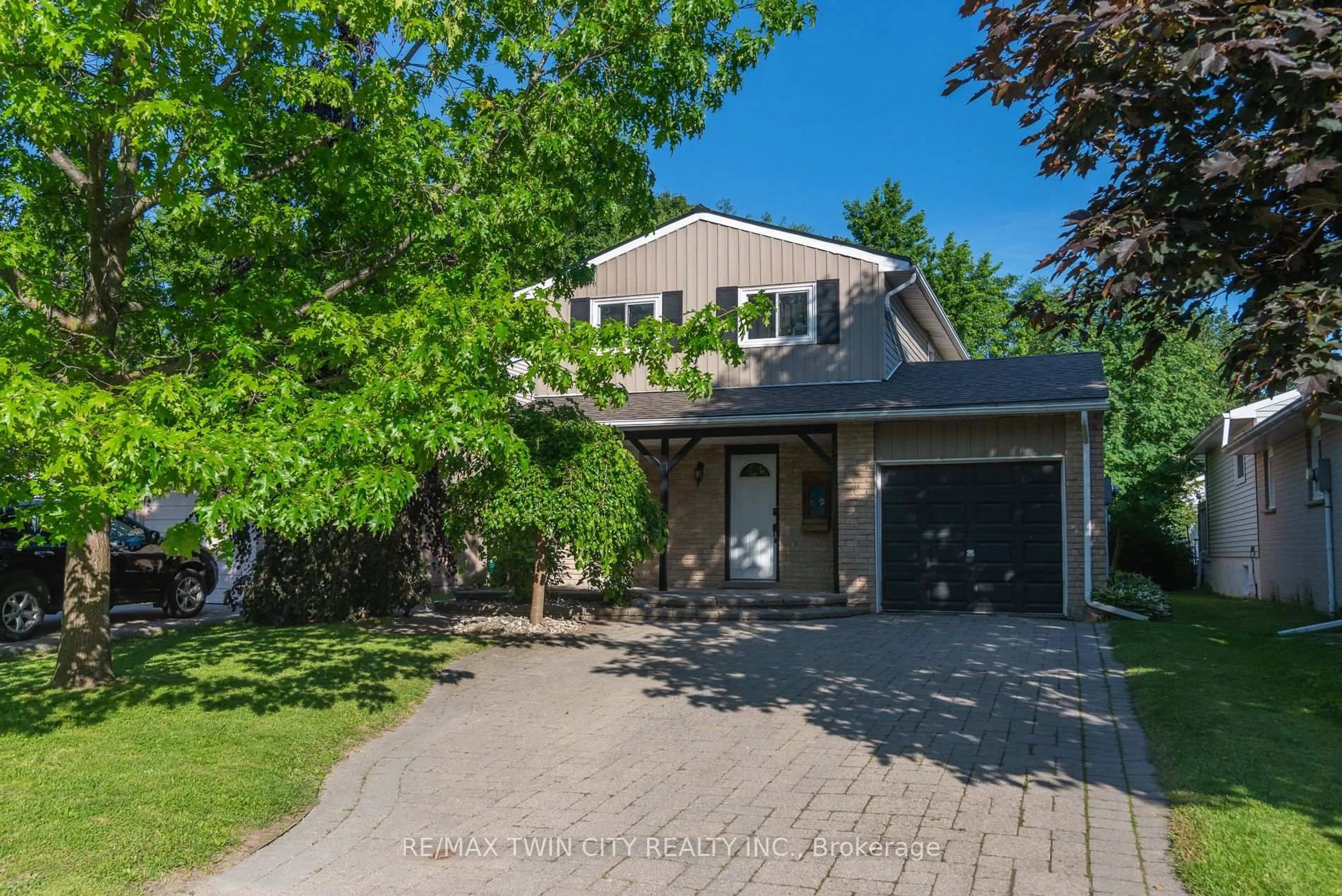 Unknown for 162 Parkside Dr, Centre Wellington Ontario N1M 3E8