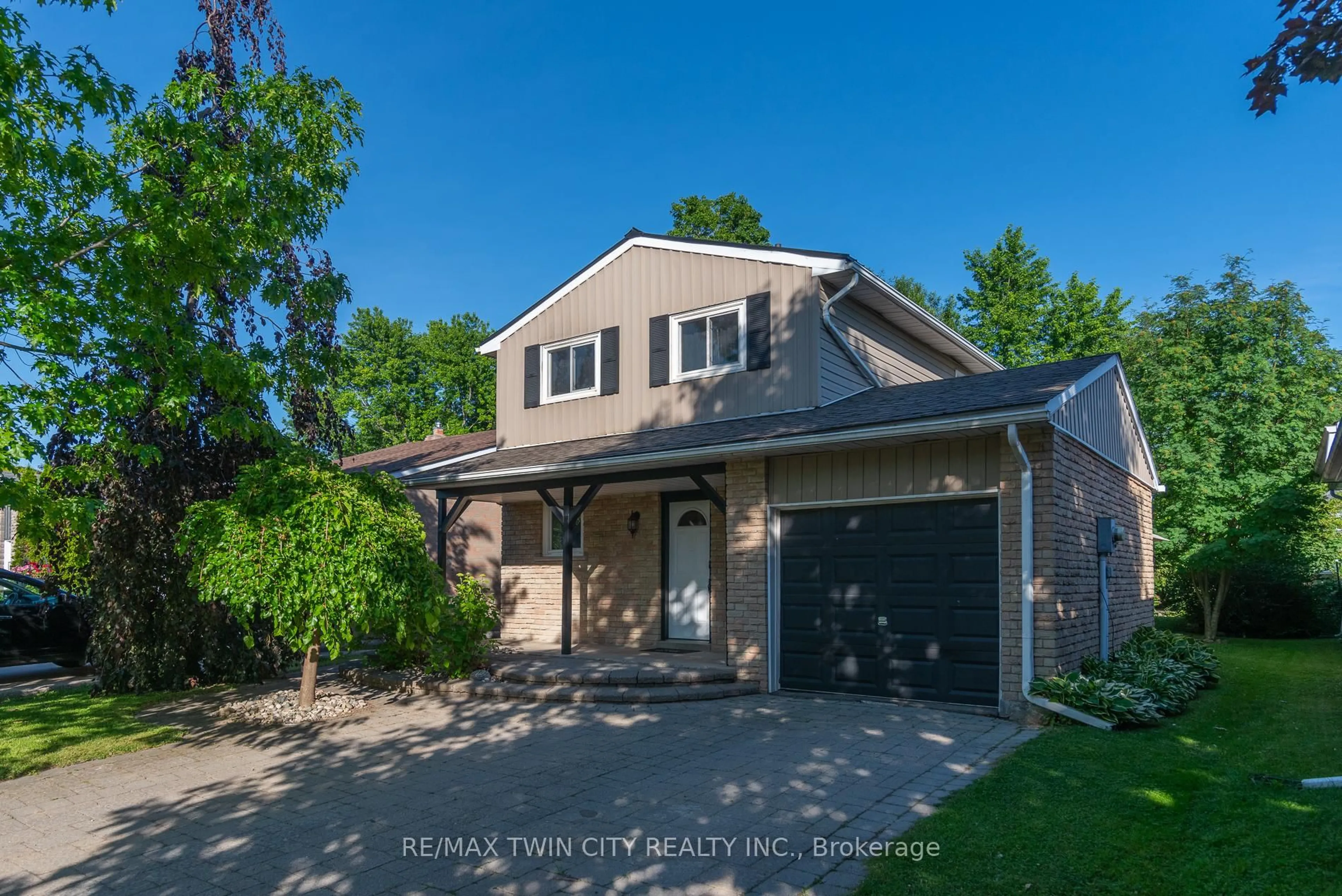 Unknown for 162 Parkside Dr, Centre Wellington Ontario N1M 3E8