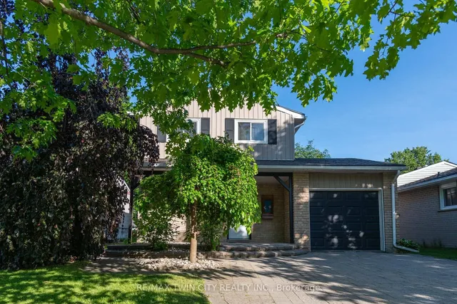 162 Parkside Dr, Centre Wellington 5