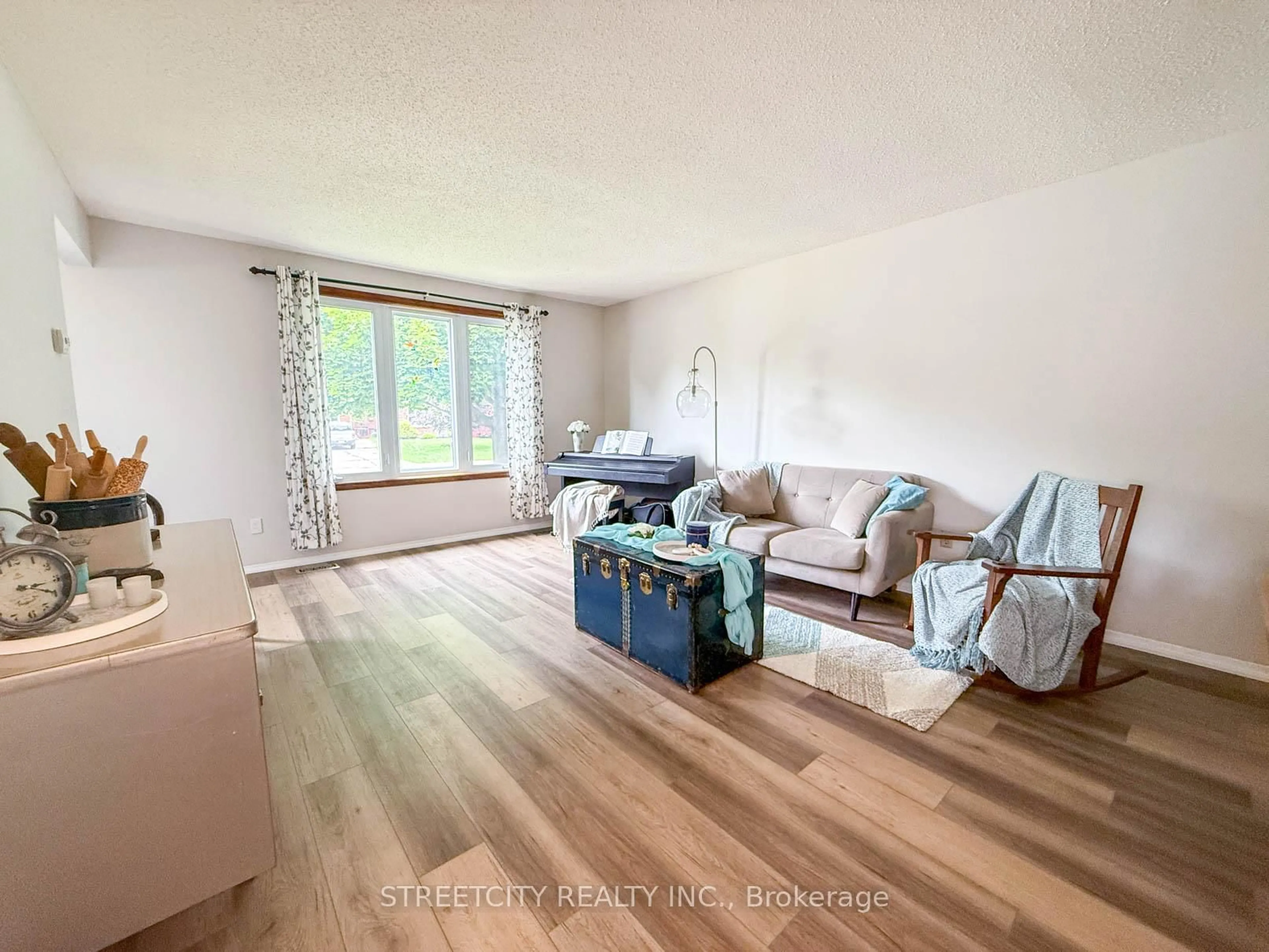 Living room with furniture, unknown for 2623 Kaymar Cres, Sarnia Ontario N0N 1C0