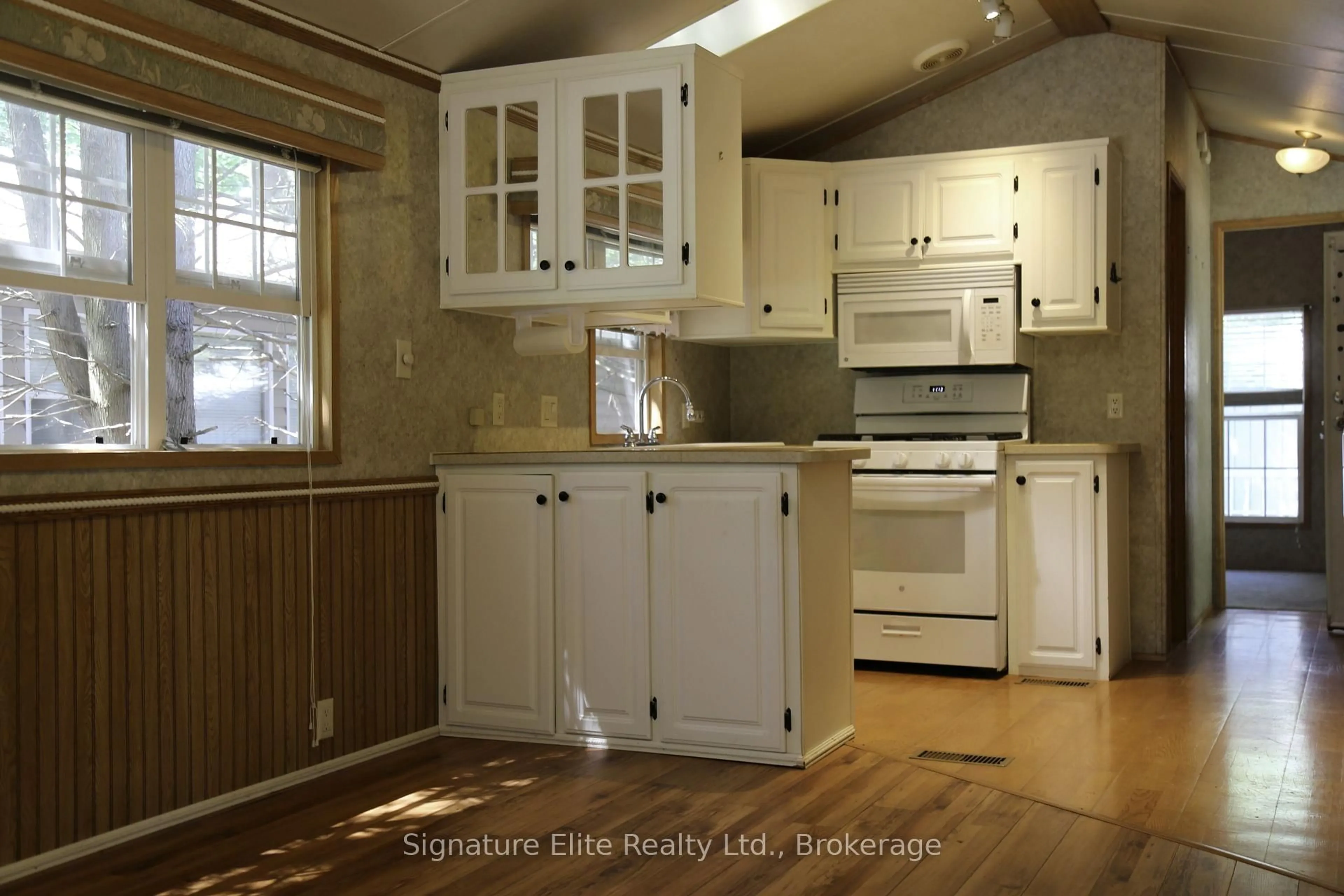 Standard kitchen, wood/laminate floor for 2152 County Road 36 Rd #60, Kawartha Lakes Ontario K0M 1L0