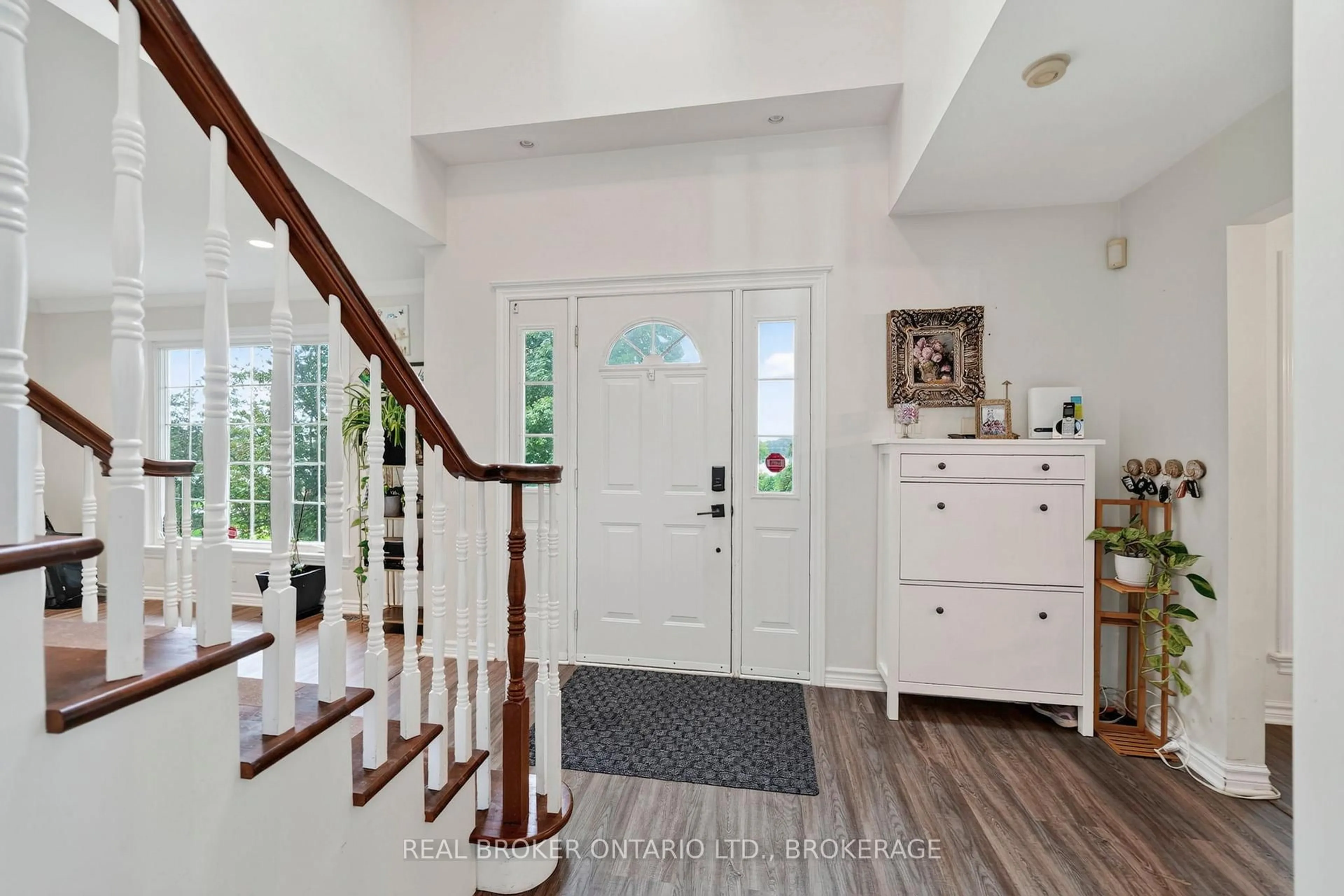 Indoor entryway for 18445 Anderson Dr, South Glengarry Ontario K6H 7J5