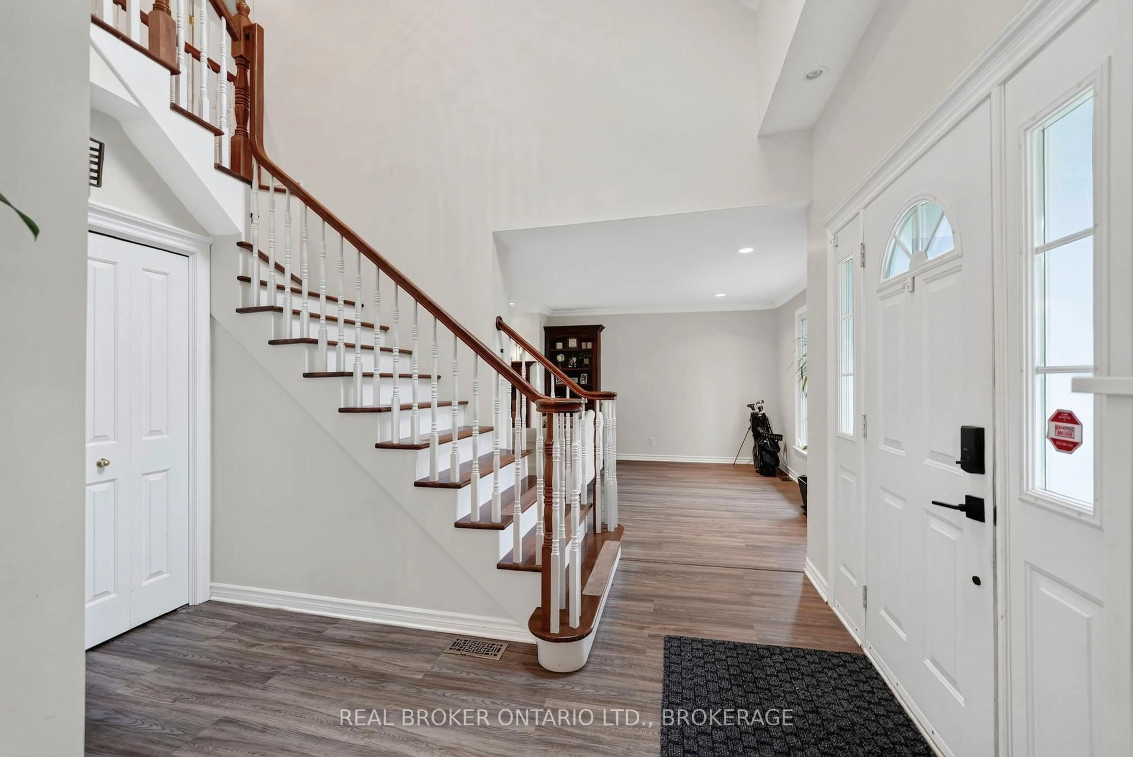 Indoor entryway for 18445 Anderson Dr, South Glengarry Ontario K6H 7J5