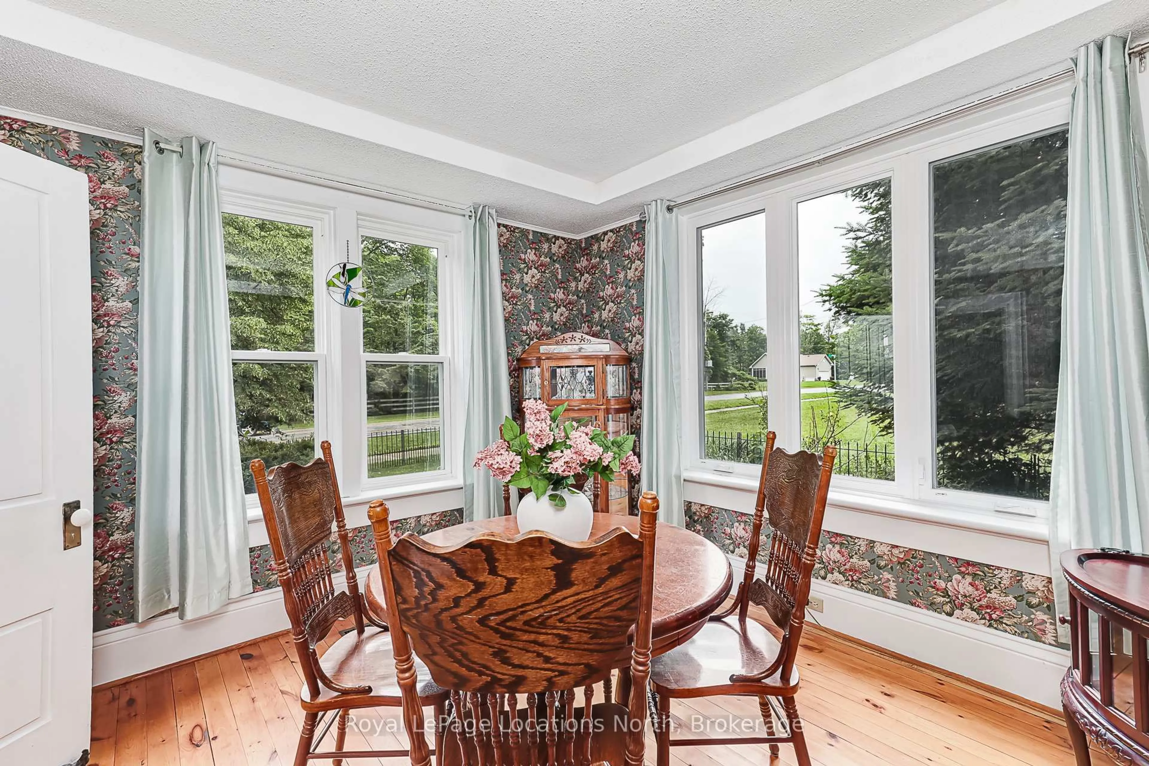 Dining room, unknown for 142 Marsh St, Blue Mountains Ontario N0H 1J0
