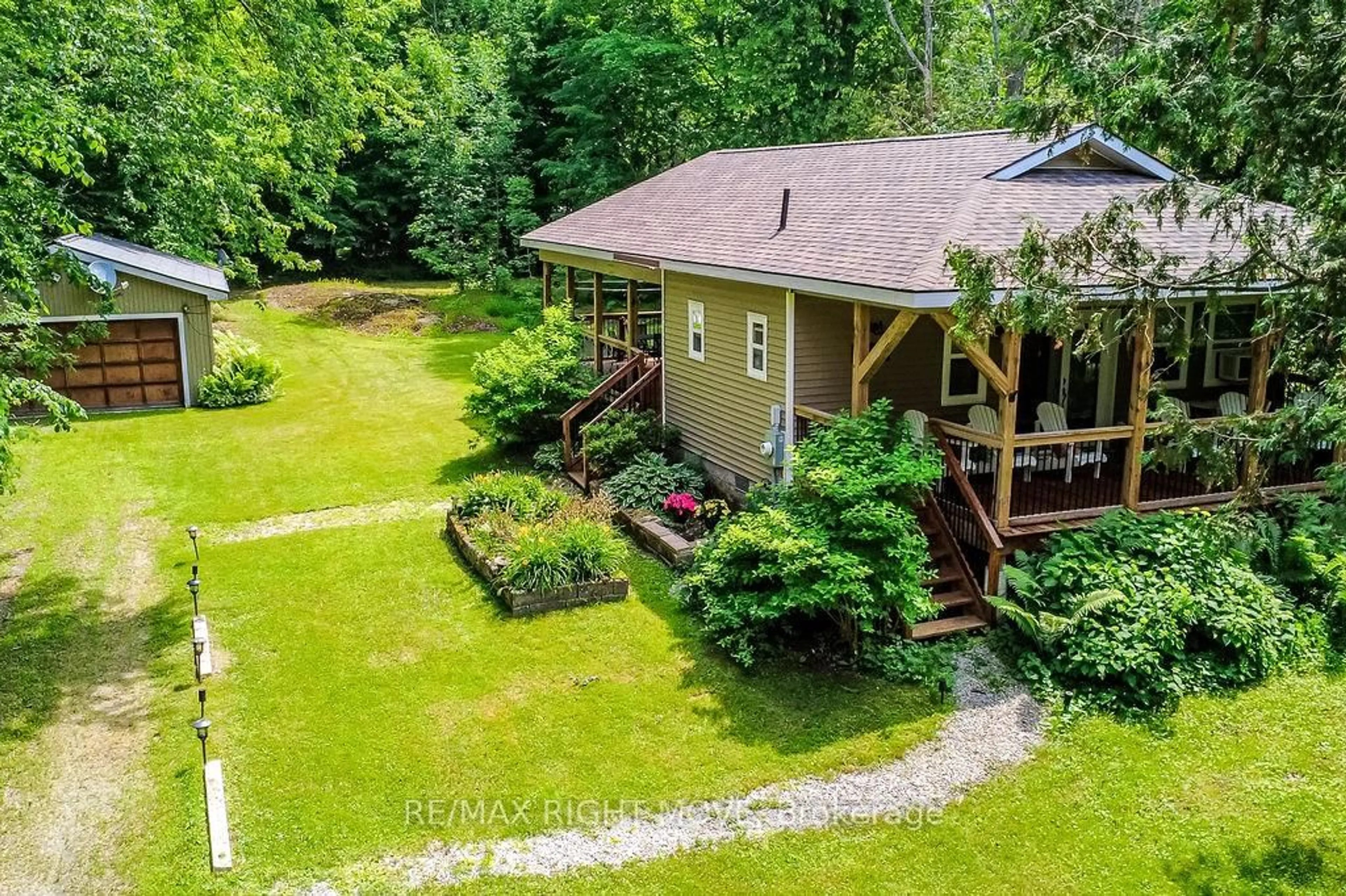 A pic from outside/outdoor area/front of a property/back of a property/a pic from drone, water/lake/river/ocean view for 1627 CANNING Rd, Gravenhurst Ontario P0E 1N0