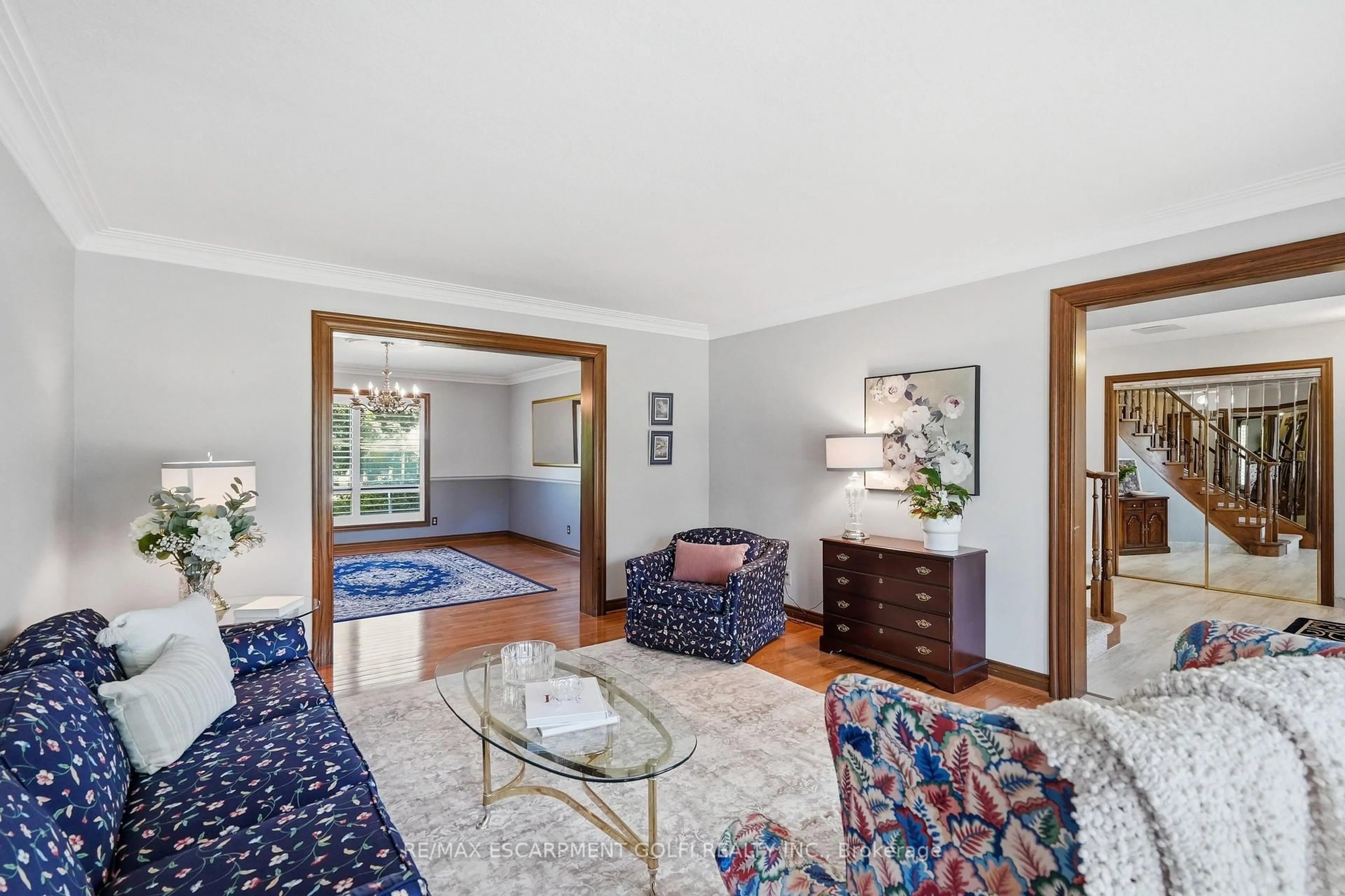 Living room with furniture, unknown for 24 Renfrew Dr, Thorold Ontario L2V 4E7