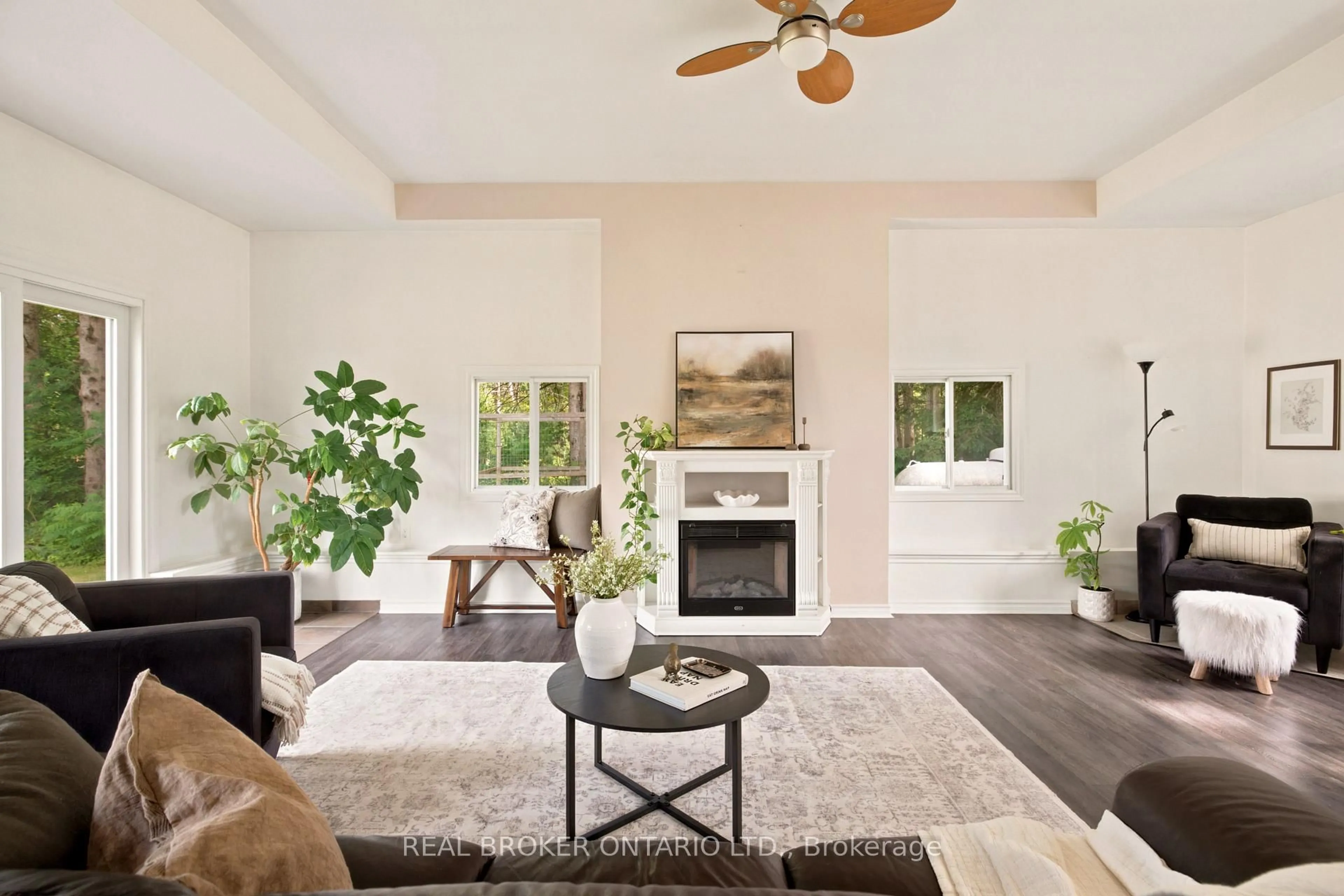 Living room with furniture, unknown for 621 Bel Twp Con 8 Concession, Havelock-Belmont-Methuen Ontario K0L 1Z0