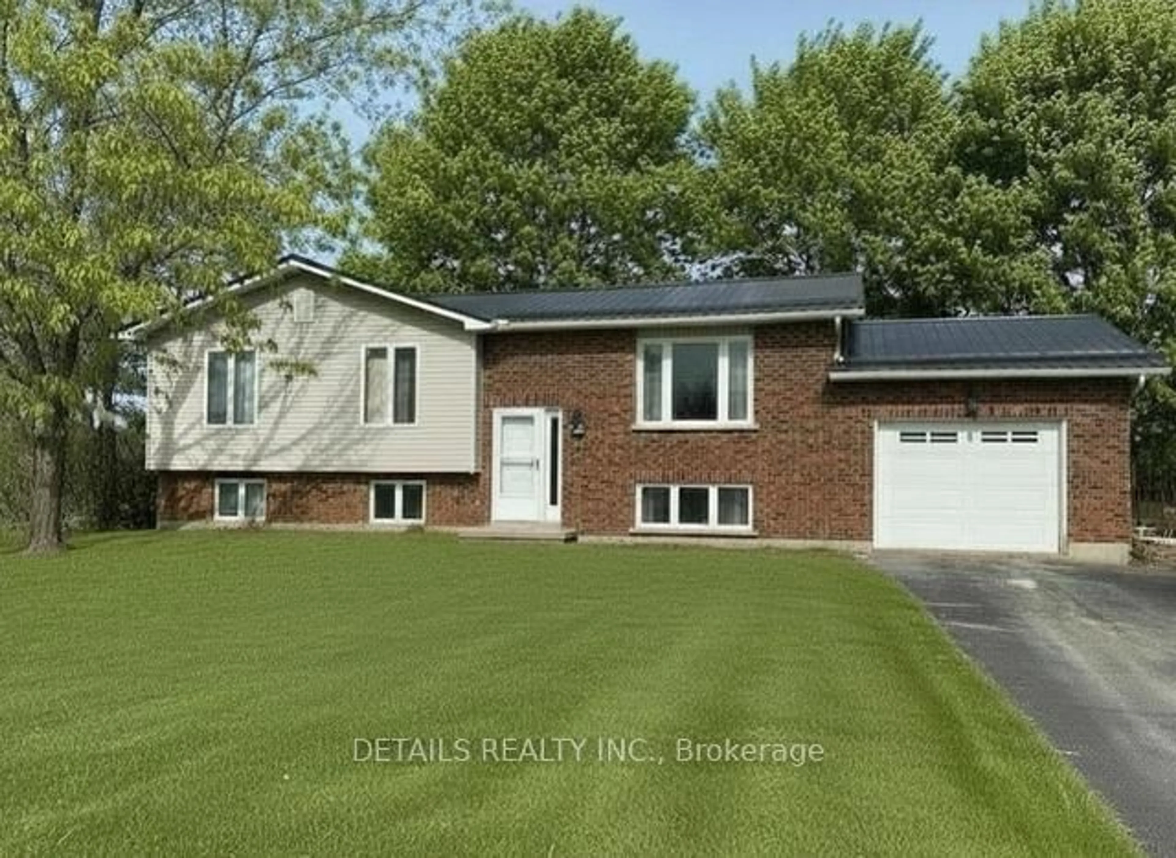 Home with vinyl exterior material, street for 7 Tilly Lane, North Grenville Ontario K0G 1S0