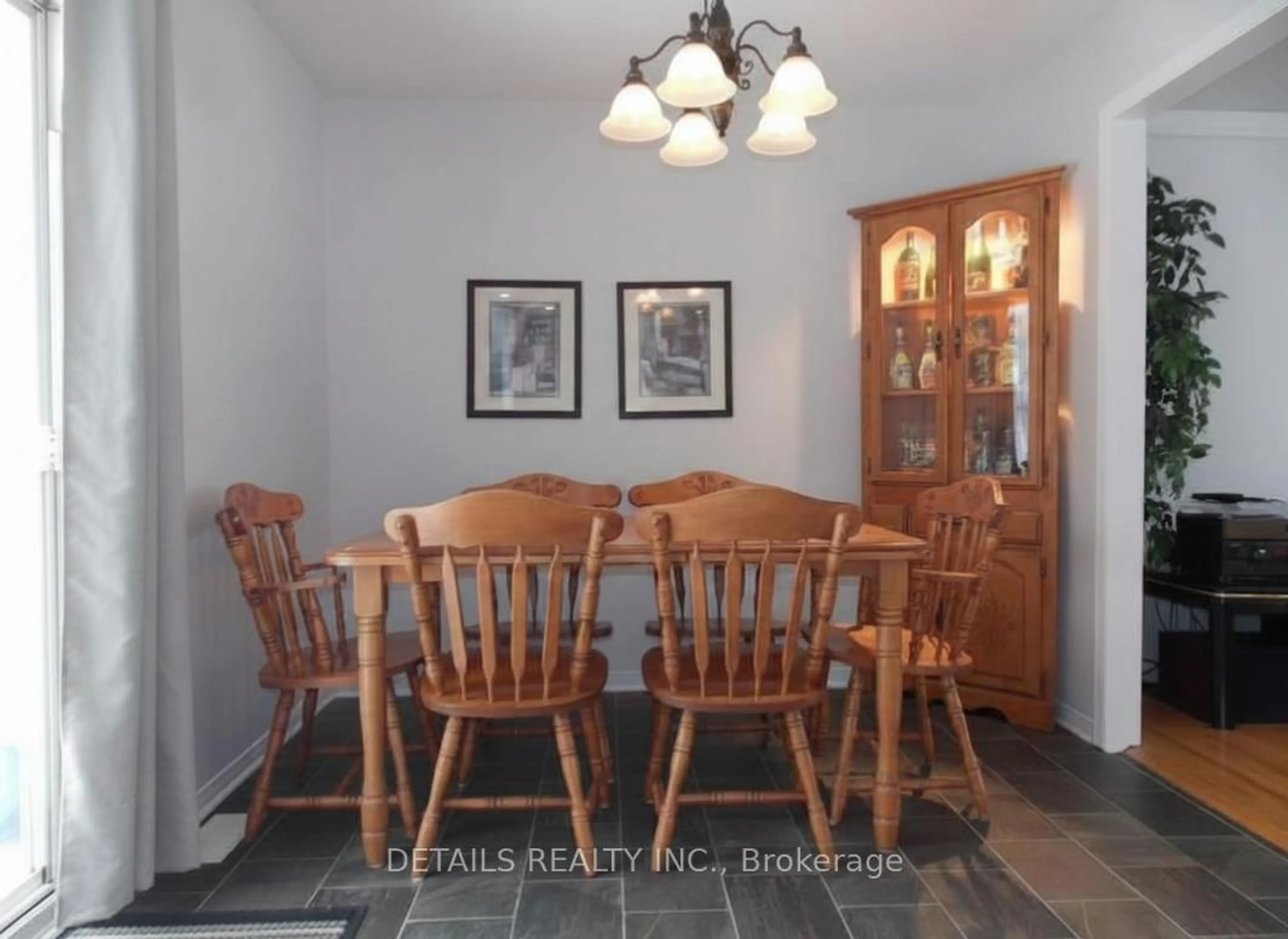 Dining room, wood/laminate floor for 7 Tilly Lane, North Grenville Ontario K0G 1S0