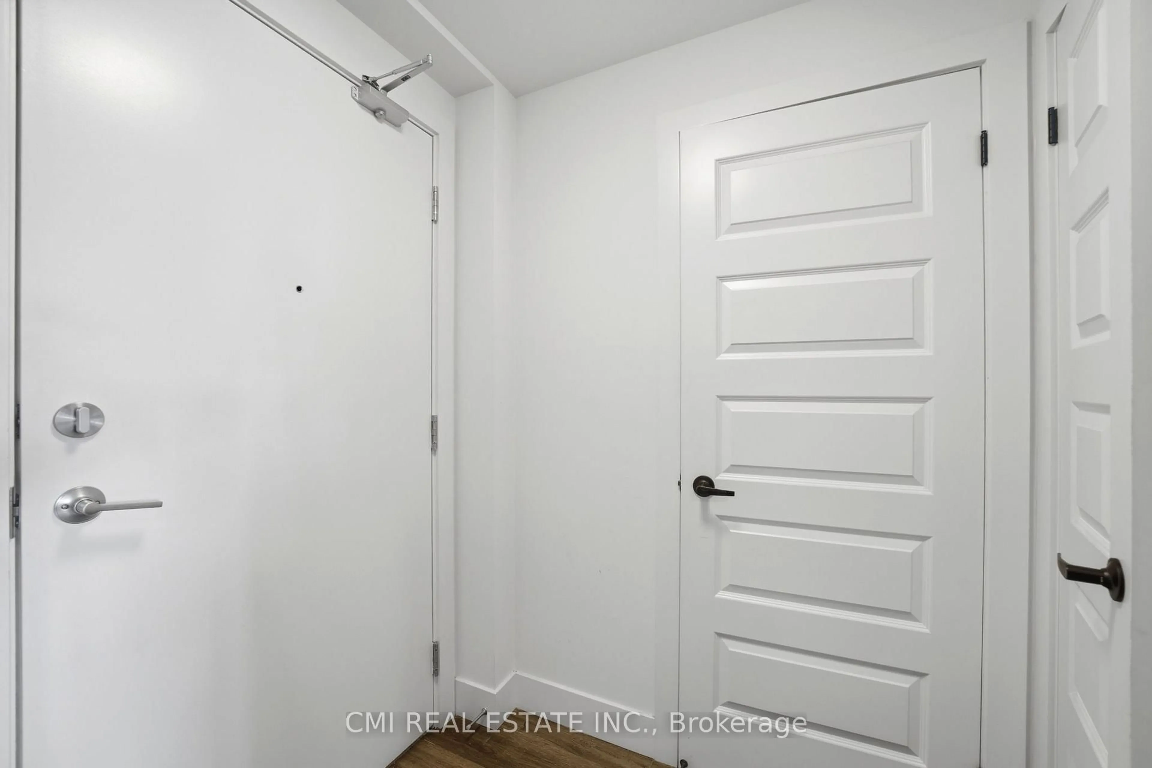 Unknown for 103 Roger St #306, Waterloo Ontario N2J 0G2