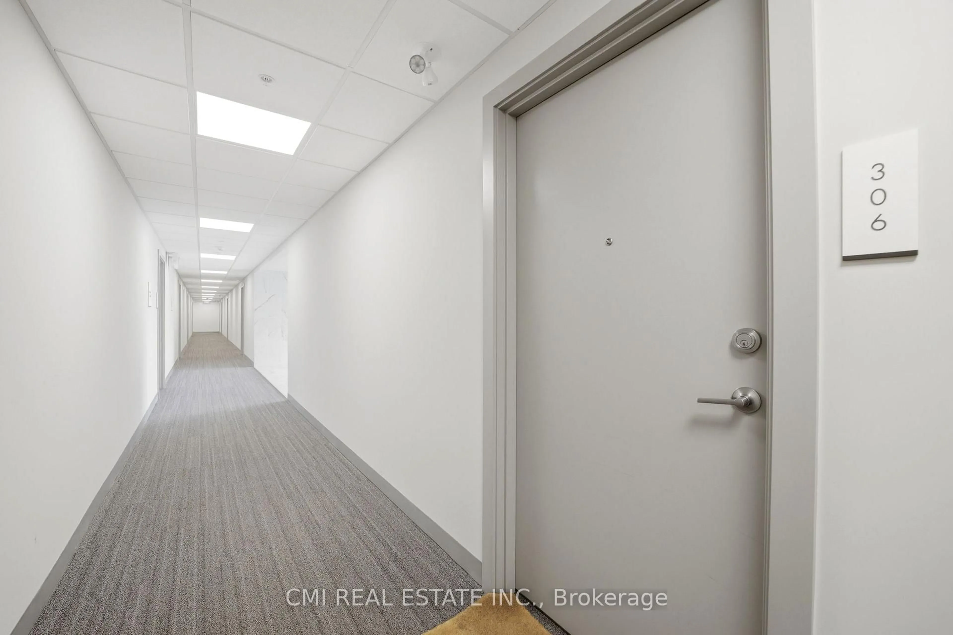 Indoor foyer for 103 Roger St #306, Waterloo Ontario N2J 0G2