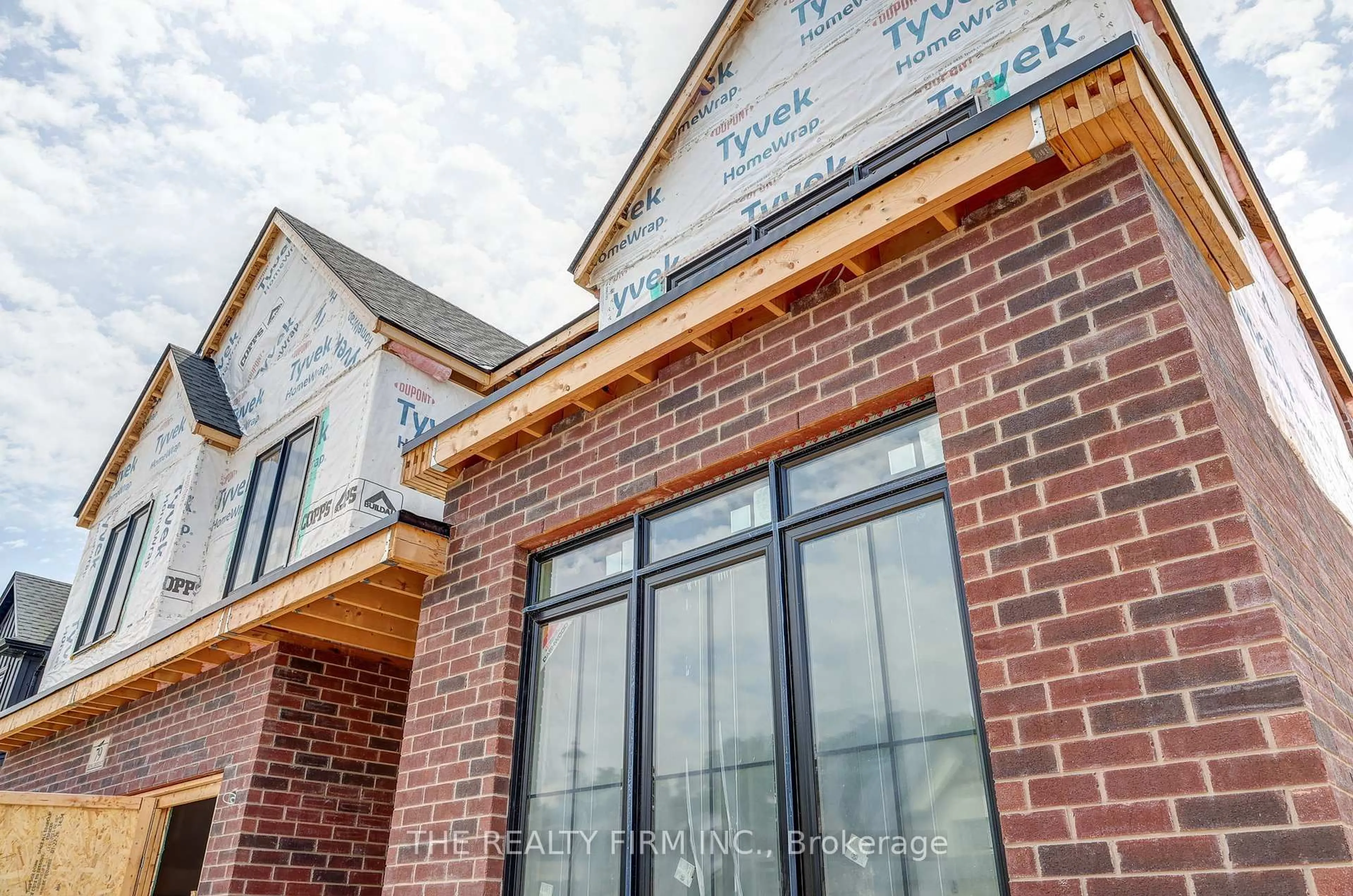 Home with brick exterior material, building for 79 Royal Cres, Southwold Ontario N5P 0G2