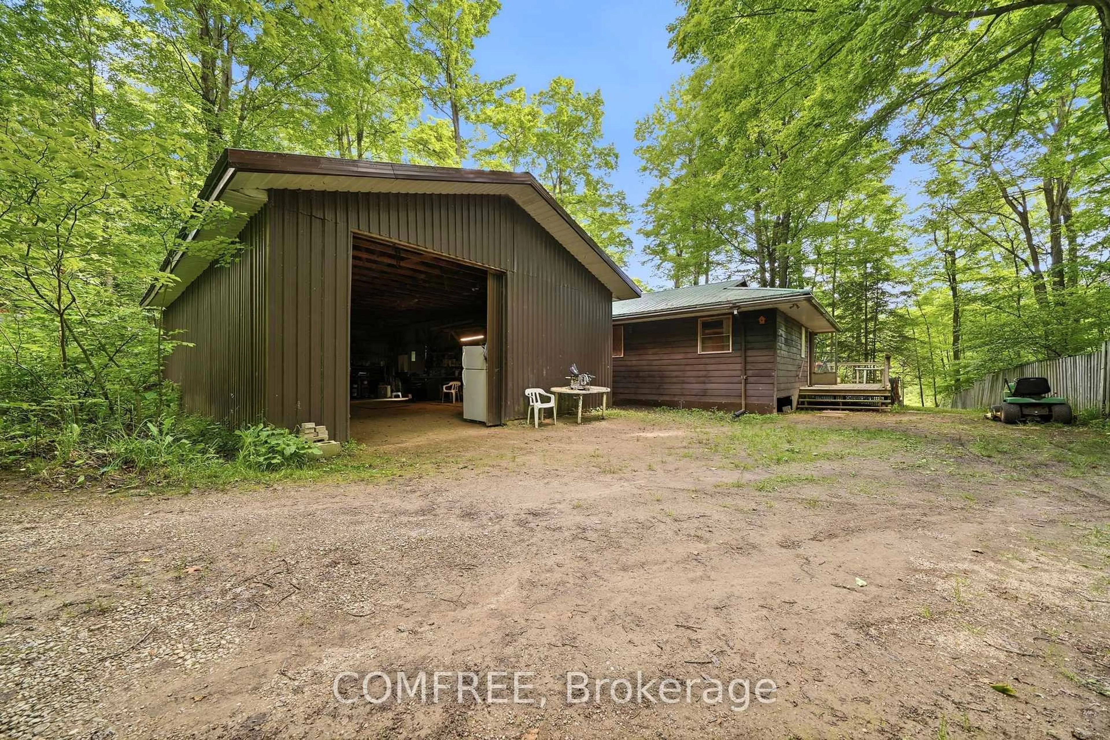 Shed for 231 Flewelling Rd, Grey Highlands Ontario N0C 1E0