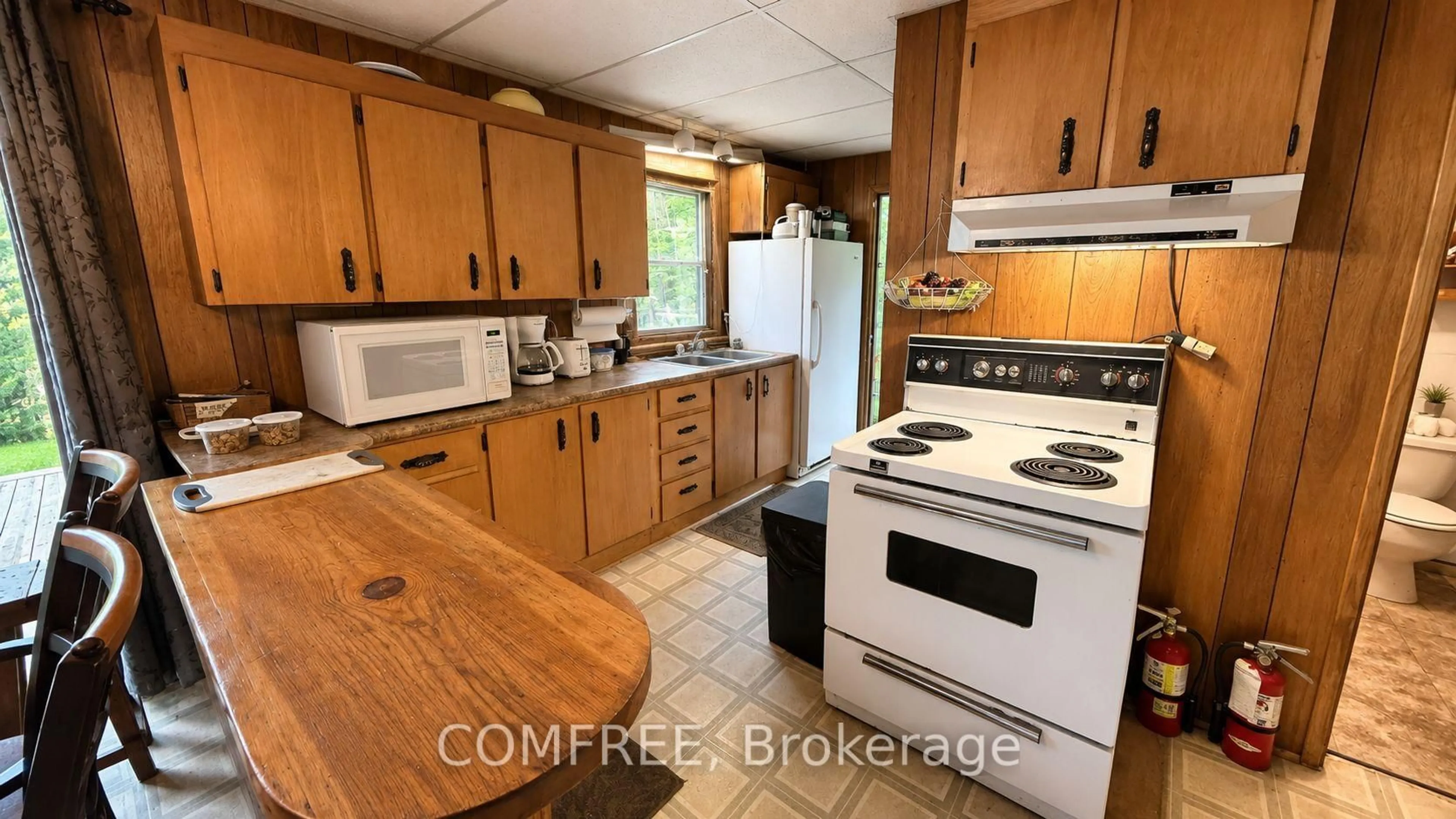 Standard kitchen, unknown for 231 Flewelling Rd, Grey Highlands Ontario N0C 1E0