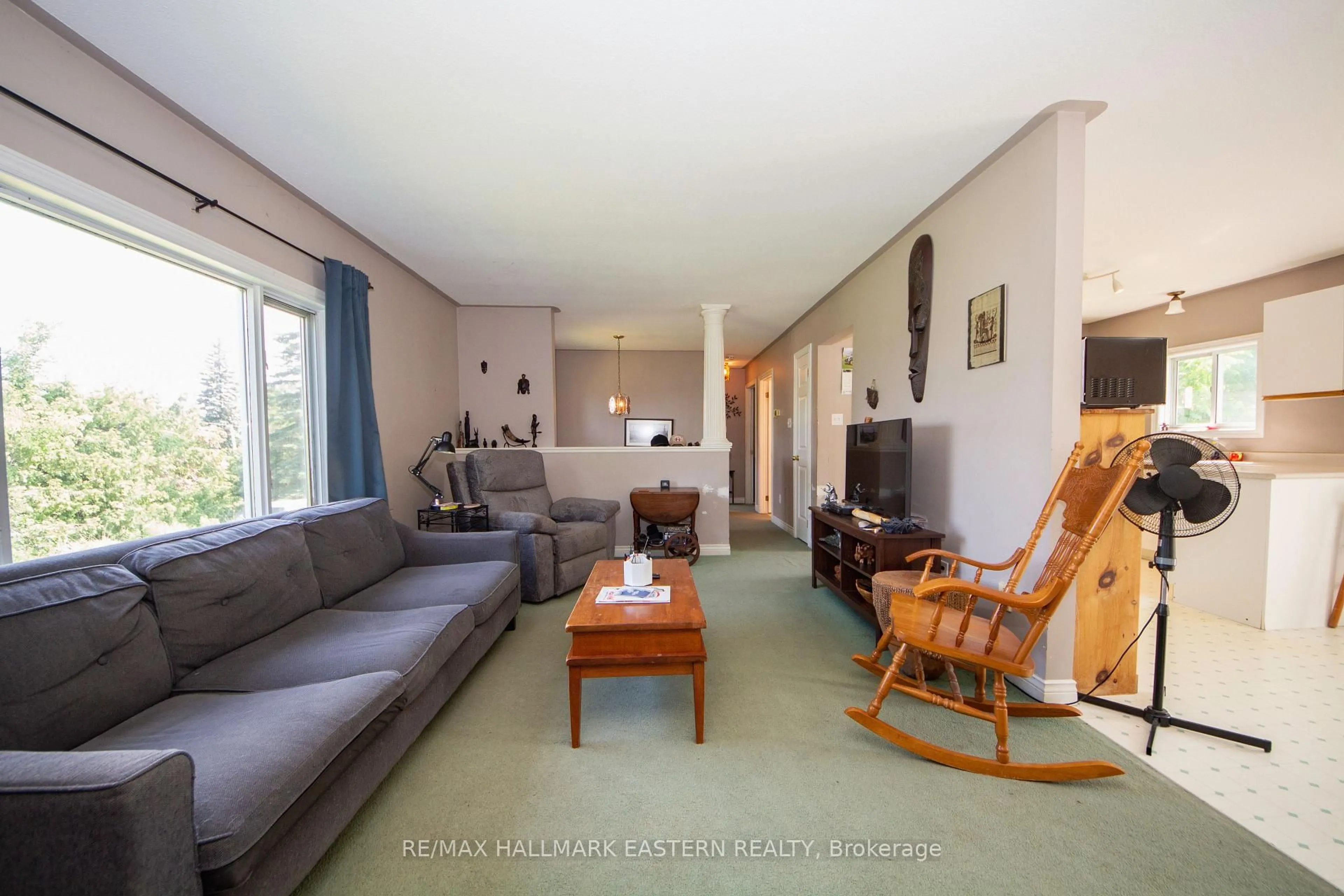 Living room with furniture, unknown for 945 Highland Rd, Selwyn Ontario K0L 1H0