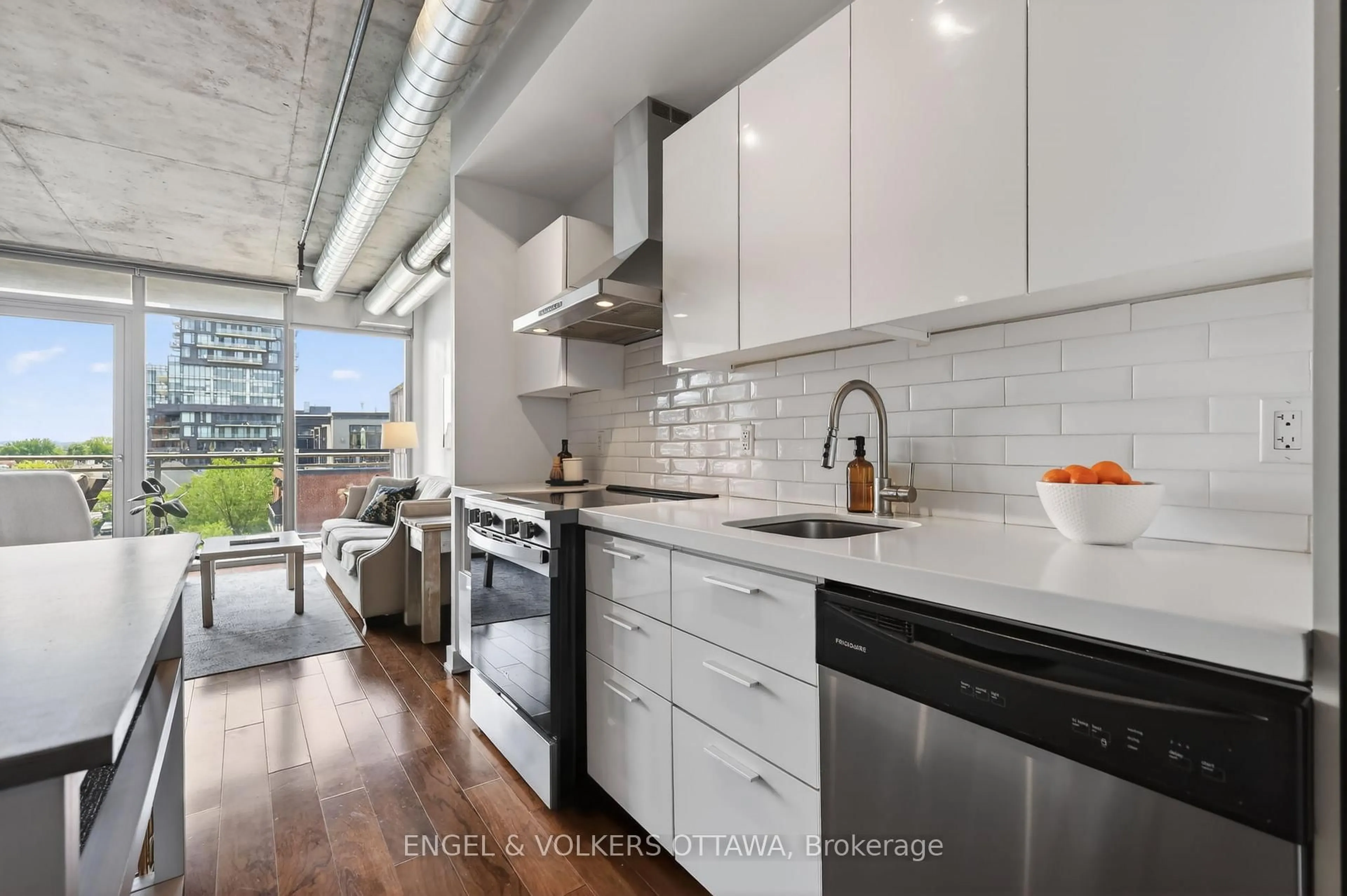 Open concept kitchen, unknown for 340 Mcleod St #533, Ottawa Ontario K2P 1A4