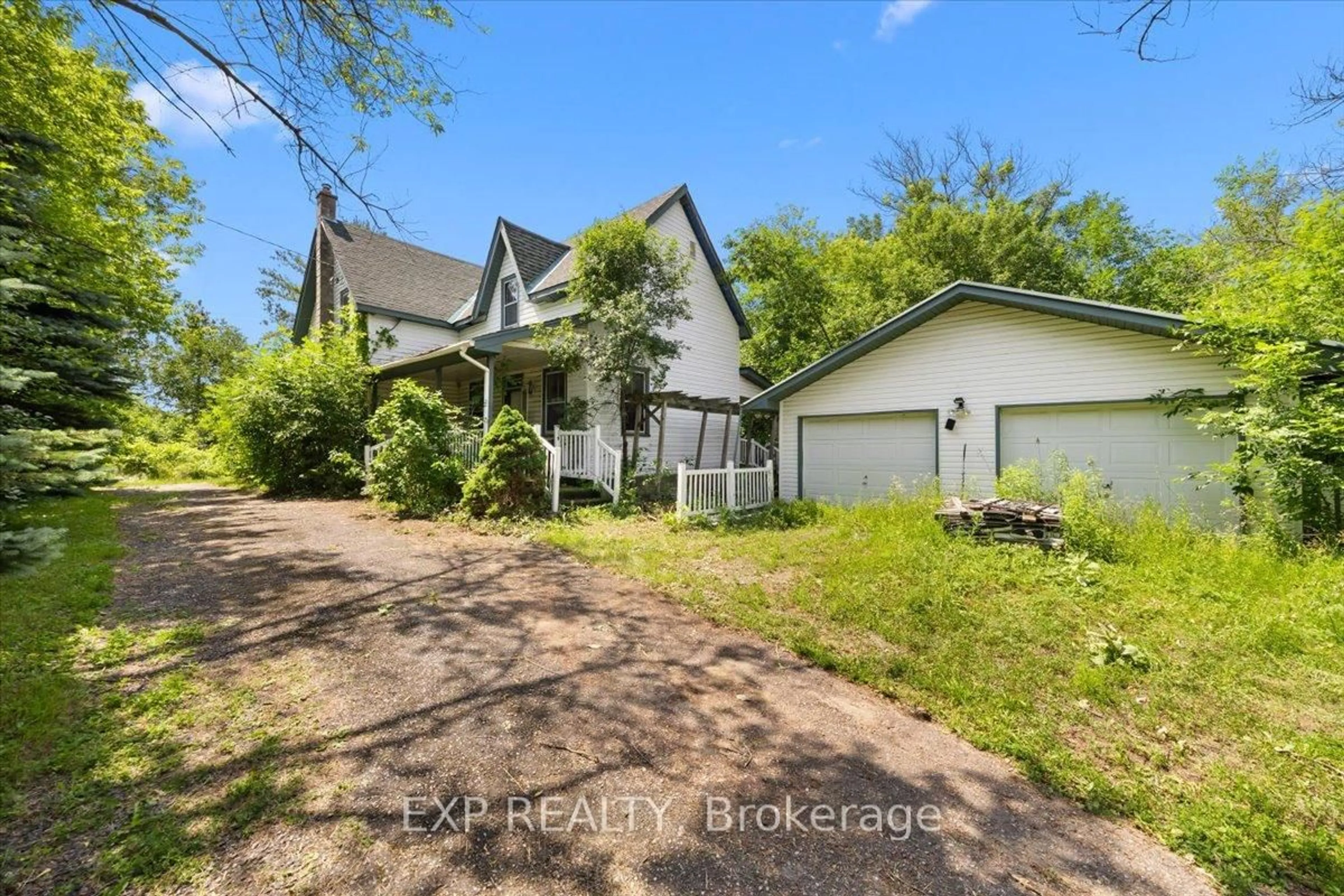 A pic from outside/outdoor area/front of a property/back of a property/a pic from drone, street for 6889 Snake Island Rd, Greely Ontario K4P 1N2