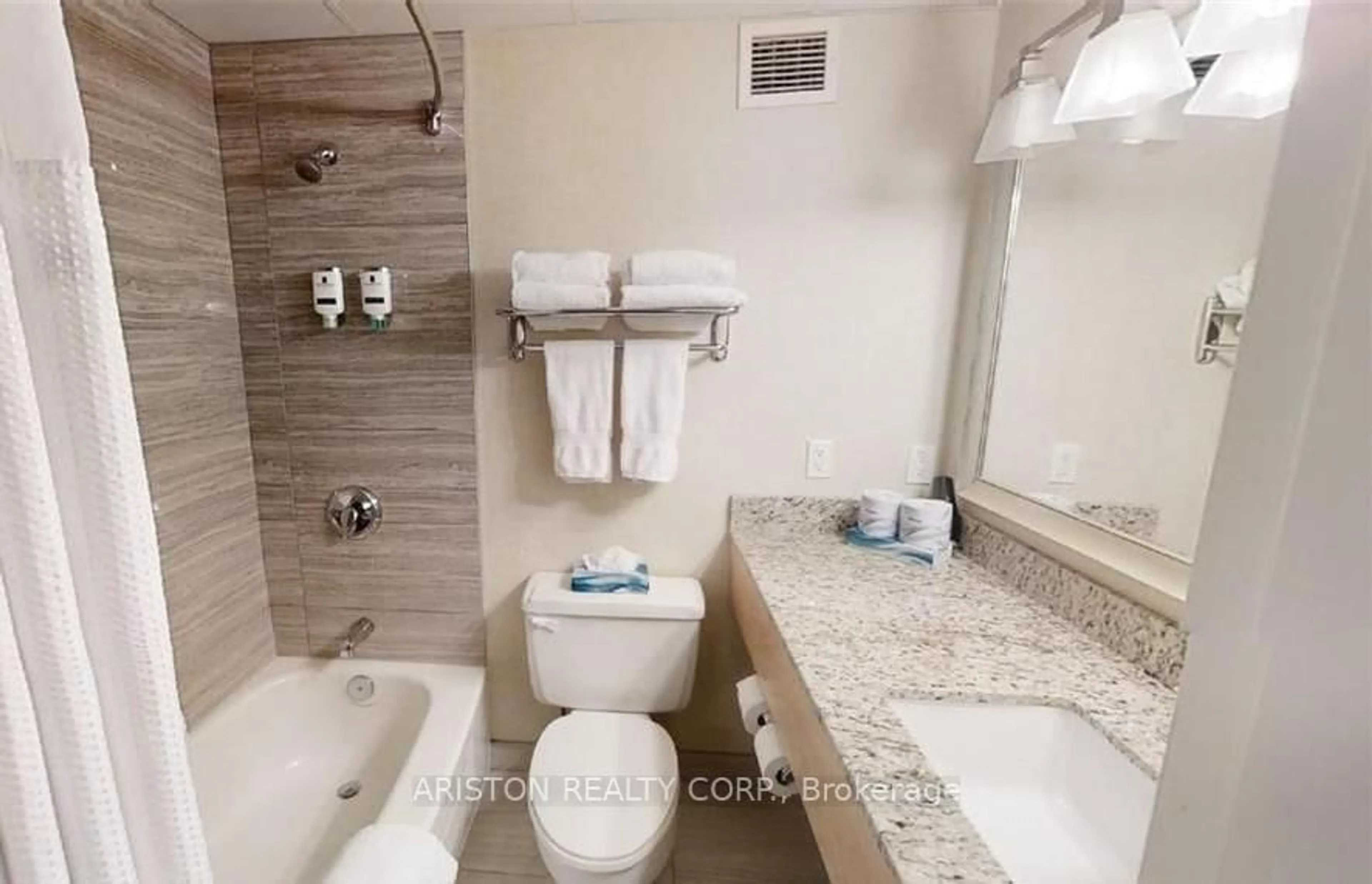 Standard bathroom, ceramic/tile floor for 1 Deerhurst Dr #419, Huntsville Ontario P1H 1A9