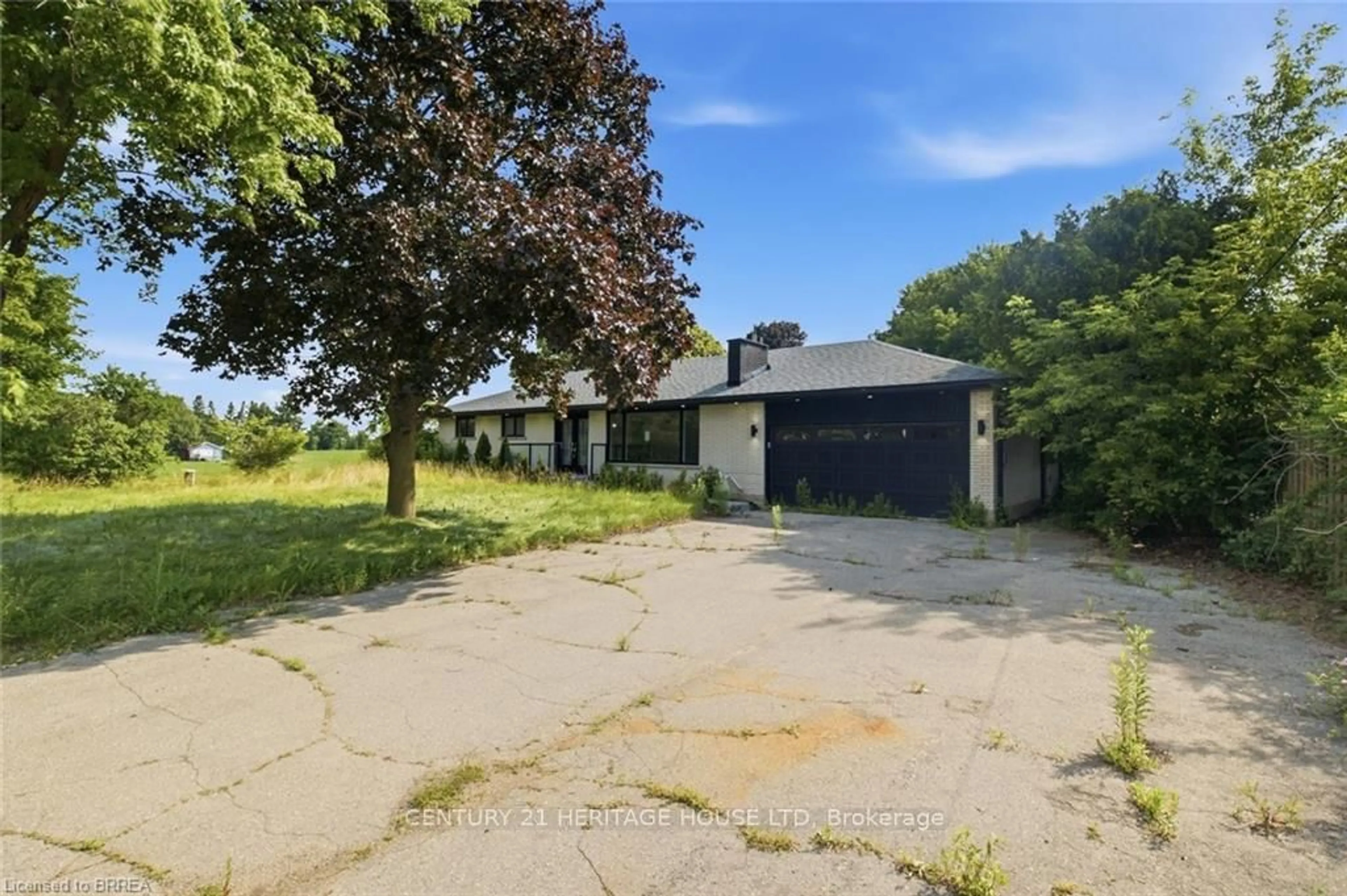A pic from outside/outdoor area/front of a property/back of a property/a pic from drone, street for 360 Bishopsgate Rd, Brant Ontario N3T 5L7