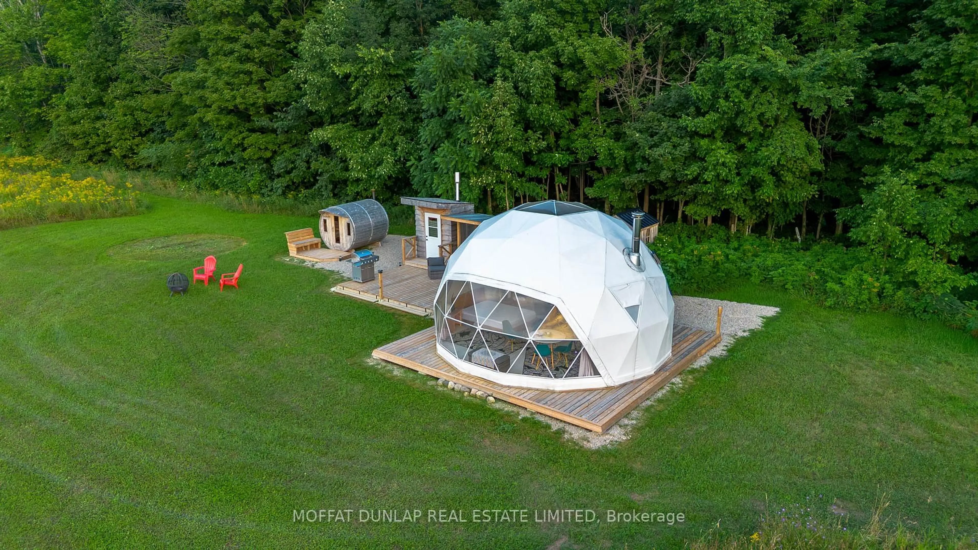 A pic from outside/outdoor area/front of a property/back of a property/a pic from drone, unknown for 576799 Concession 9, Chatsworth Ontario N0H 1G0