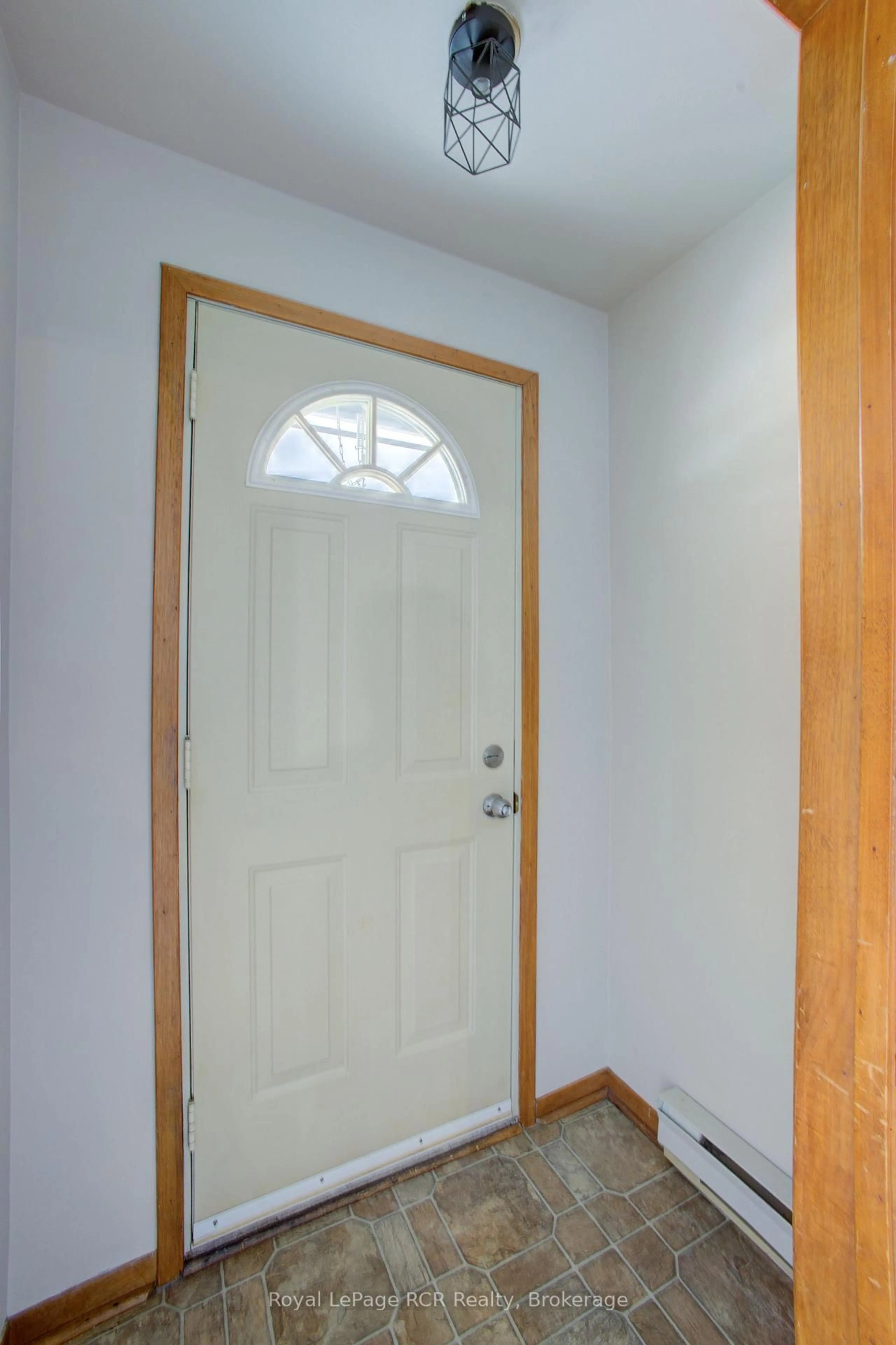 Indoor entryway for 9 Duke St, Wellington North Ontario N0G 1A0