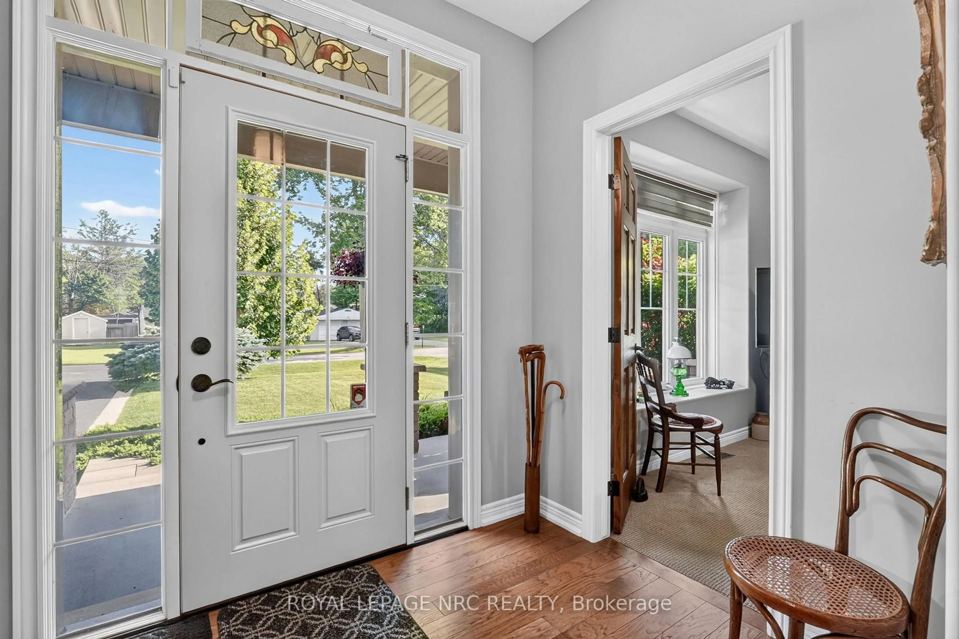Indoor entryway for 3307 RISELAY Ave, Fort Erie Ontario L0S 1N0