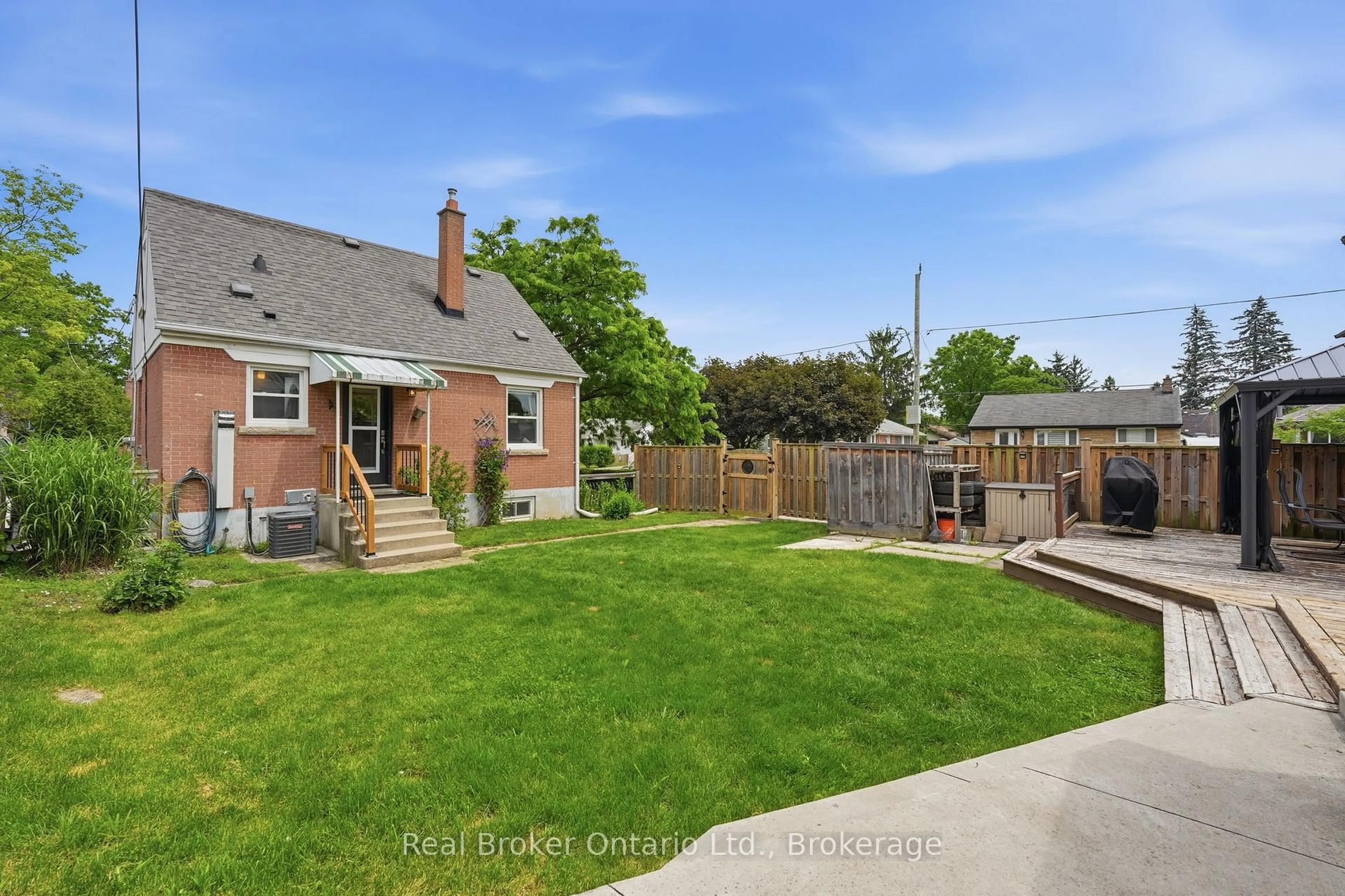 A pic from outside/outdoor area/front of a property/back of a property/a pic from drone, street for 1 Janis Crt, Hamilton Ontario L9H 1S8