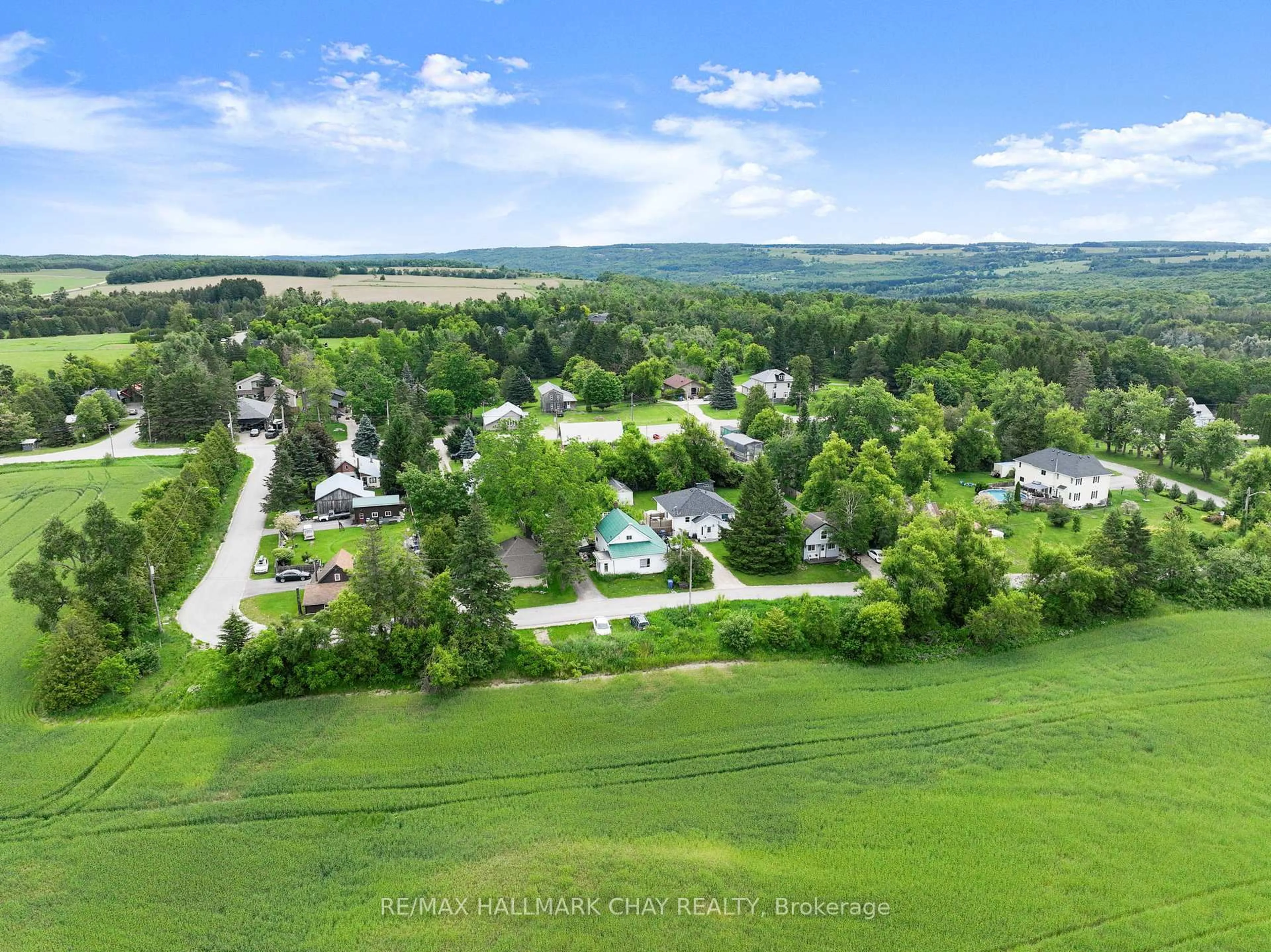 A pic from outside/outdoor area/front of a property/back of a property/a pic from drone, unknown for 19 Addeson St, Melancthon Ontario L9V 3E9