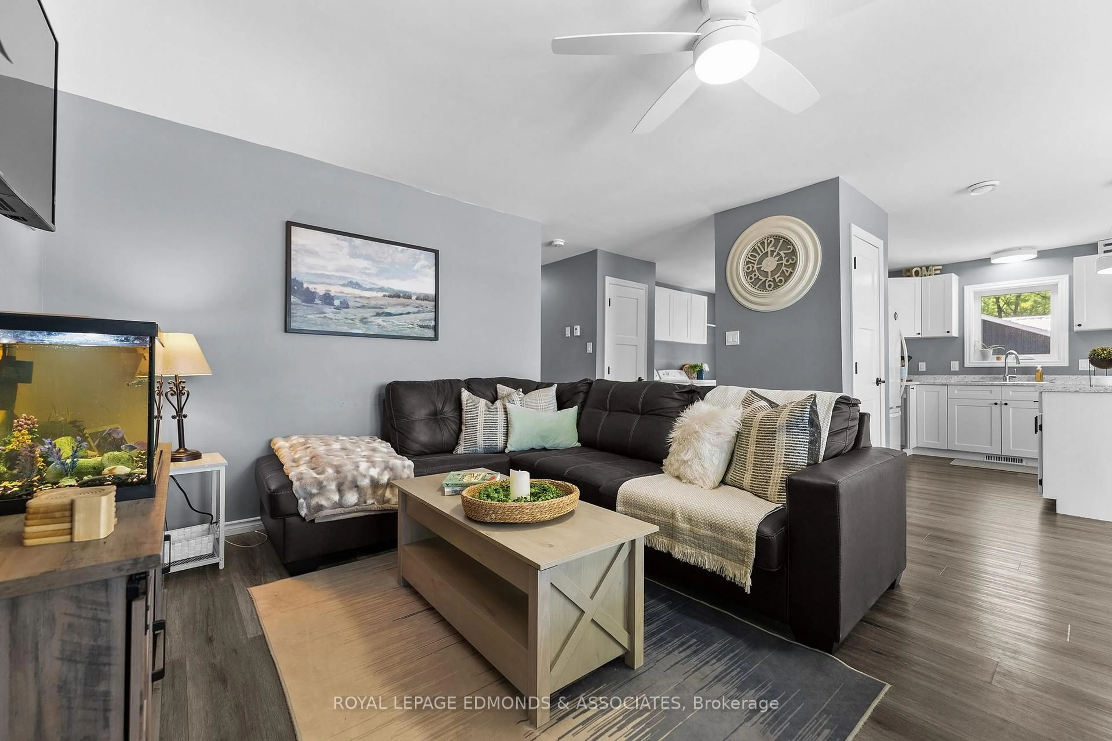 Living room with furniture, unknown for 63 Greatview Tr, Pembroke Ontario K8A 6W2