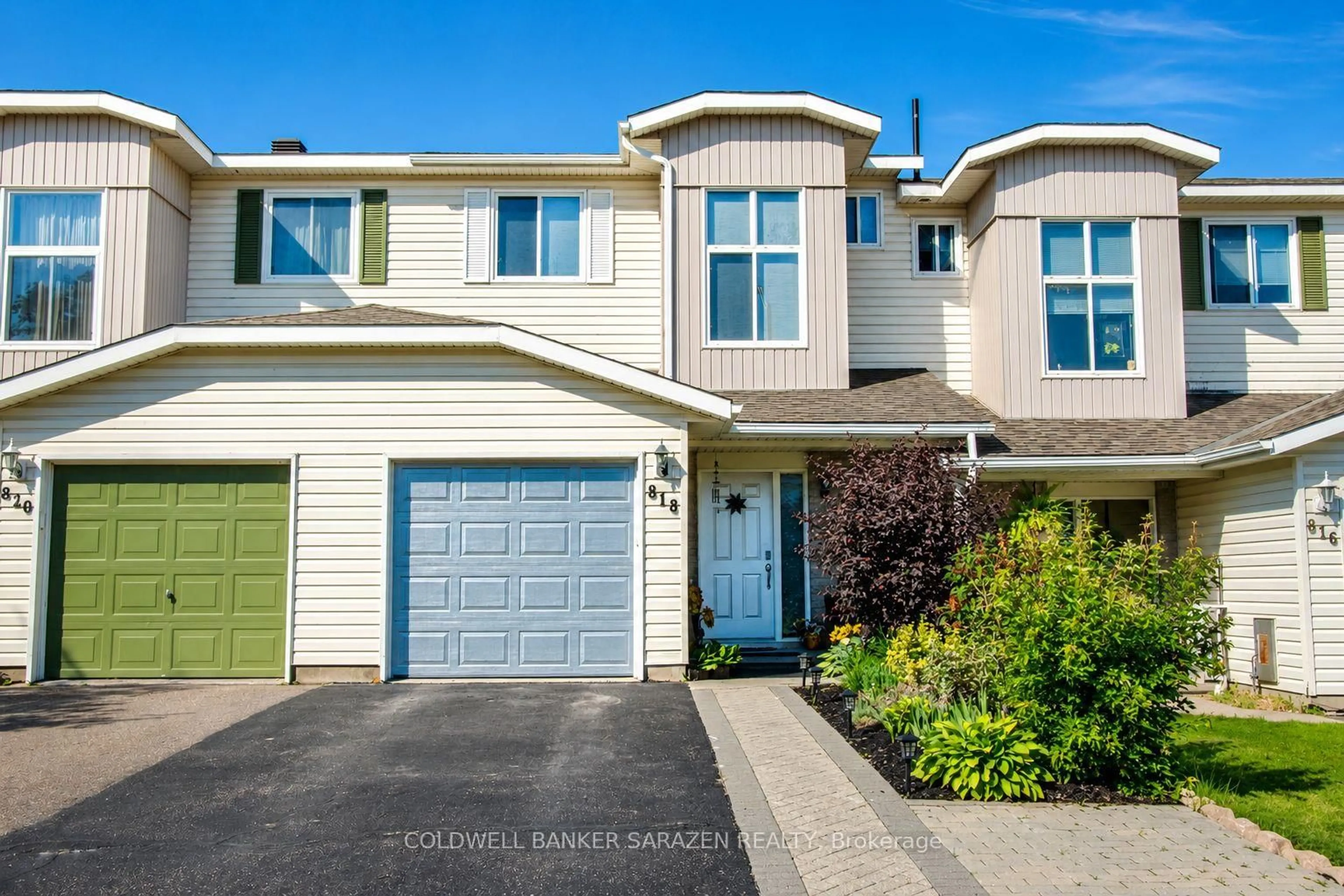 Home with vinyl exterior material, street for 818 Eighth St, Renfrew Ontario K7V 4K9