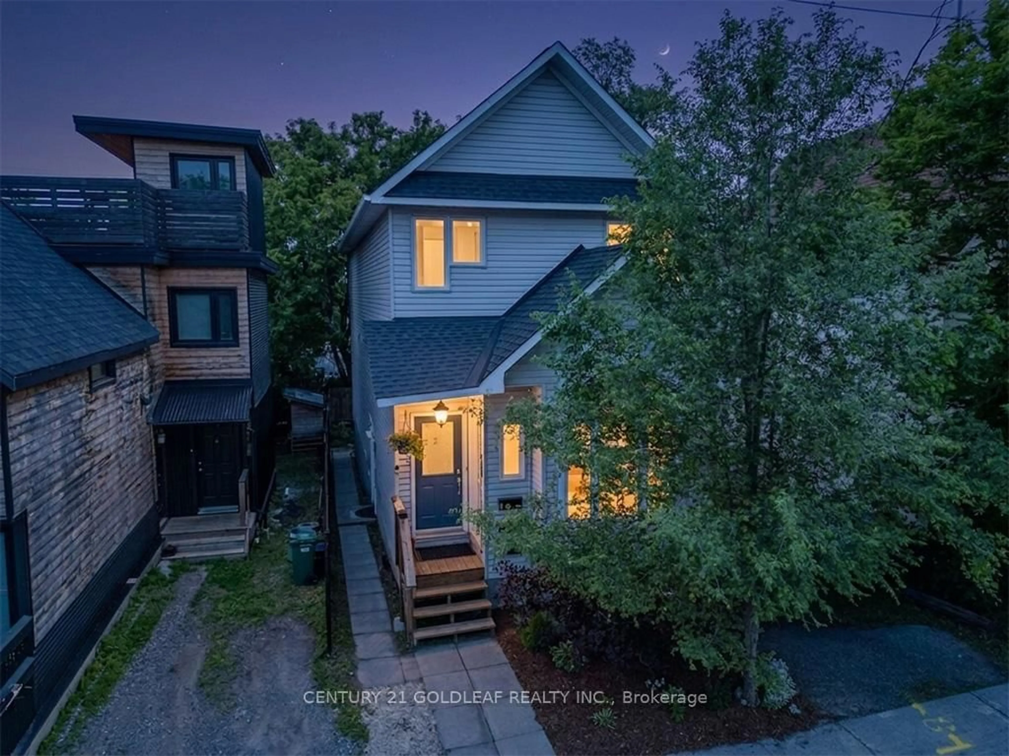 A pic from outside/outdoor area/front of a property/back of a property/a pic from drone, street for 3 Hilda St, Ottawa Ontario K1Y 2B1