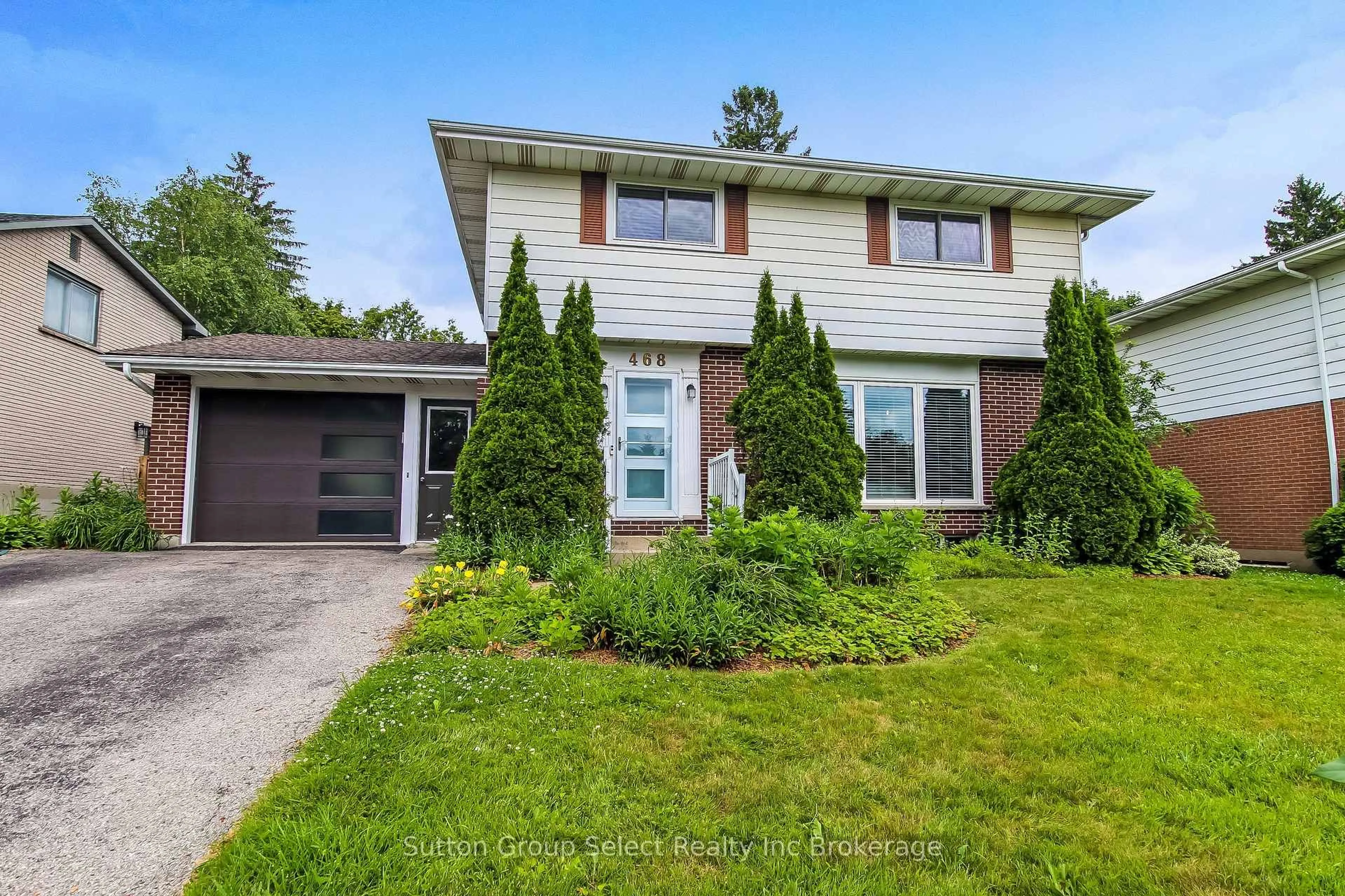 Home with vinyl exterior material, street for 468 Lee Ave, Woodstock Ontario N4S 6Y3
