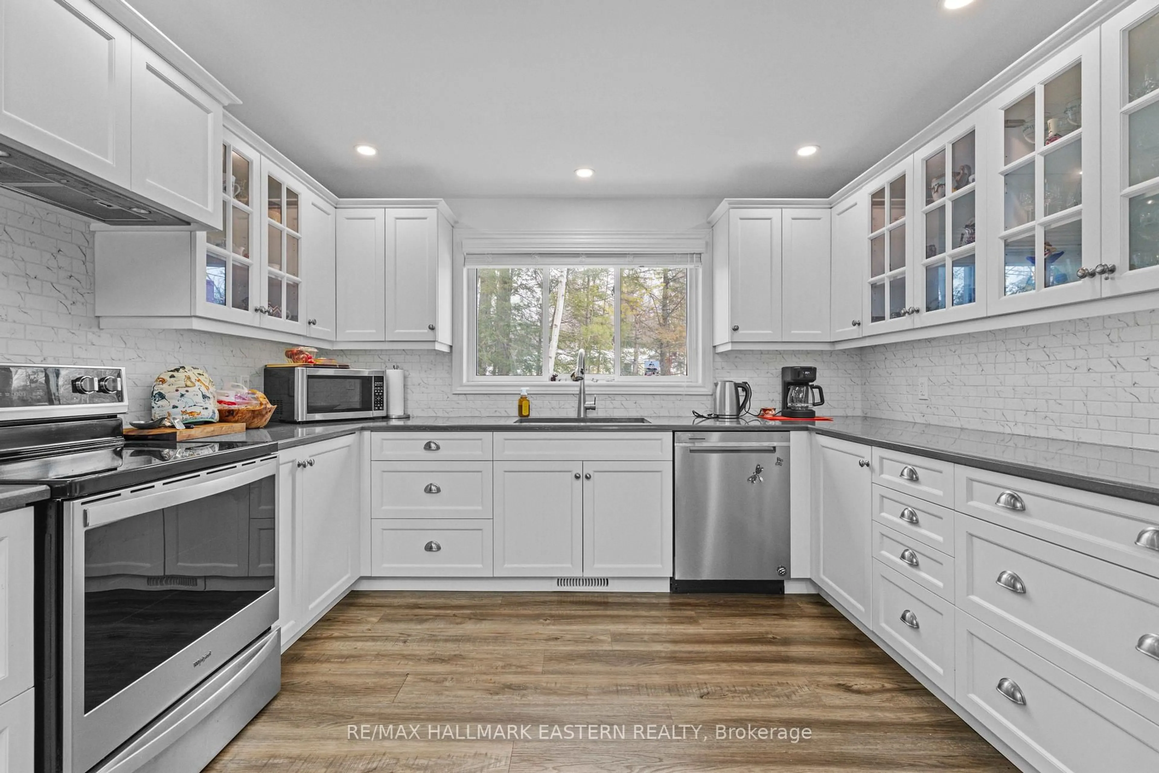 Open concept kitchen, ceramic/tile floor for 70 Birch Point Dr, Kawartha Lakes Ontario K0L 1T0
