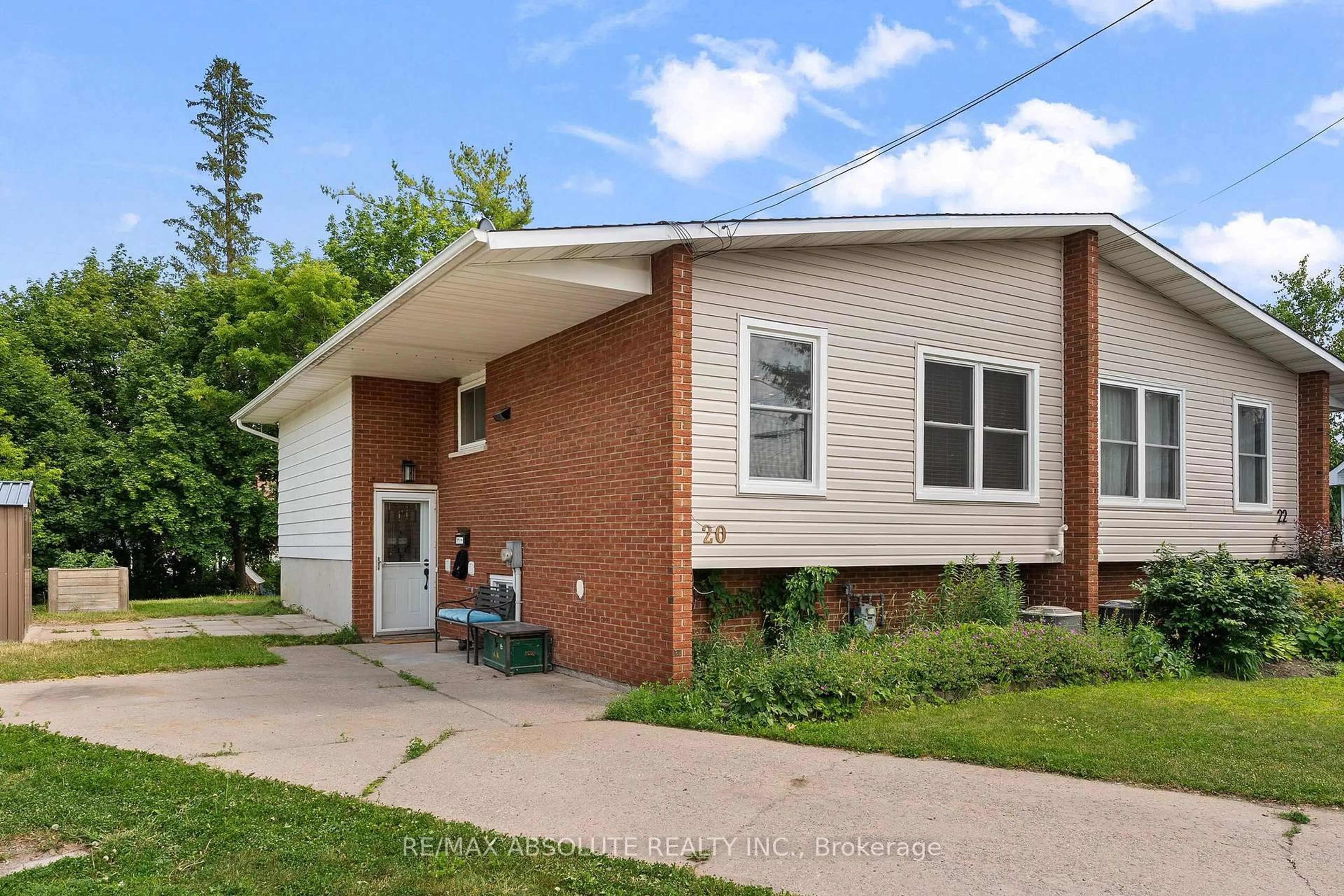 Home with brick exterior material, street for 20 Sullivan Cres, Arnprior Ontario K7S 2Y1