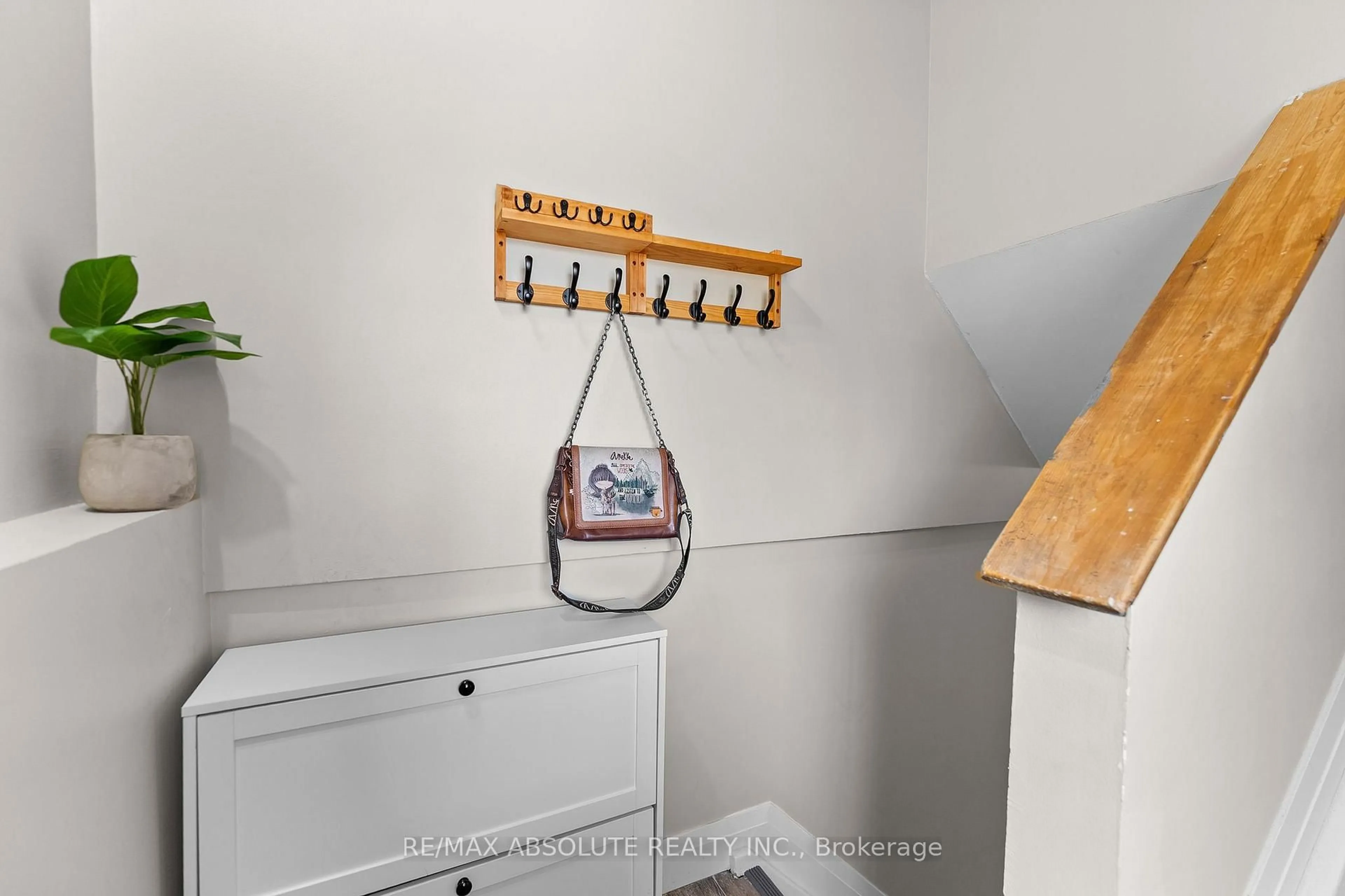 Laundry room for 20 Sullivan Cres, Arnprior Ontario K7S 2Y1