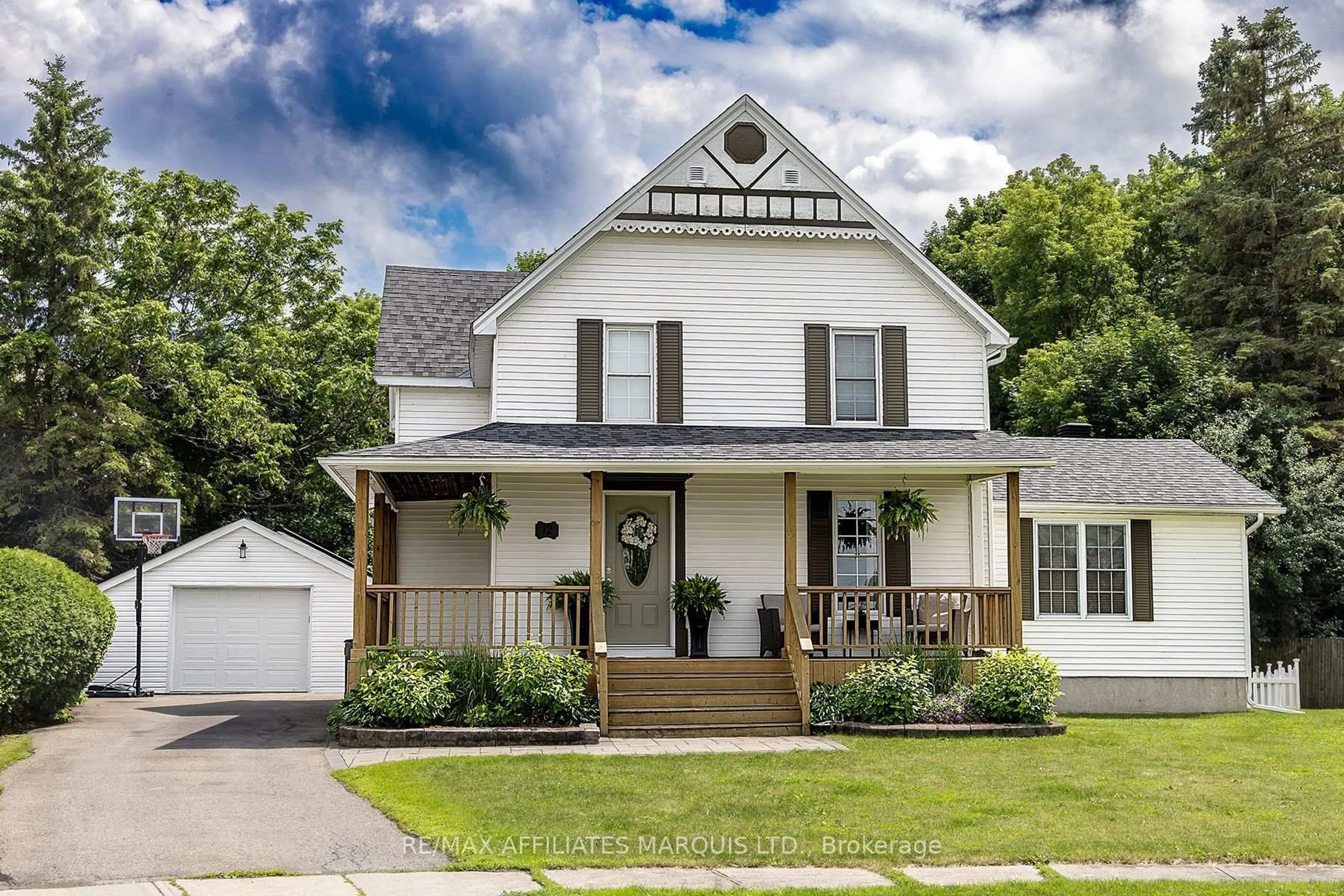 Home with vinyl exterior material, street for 12 Broder Cres, South Dundas Ontario K0C 1X0