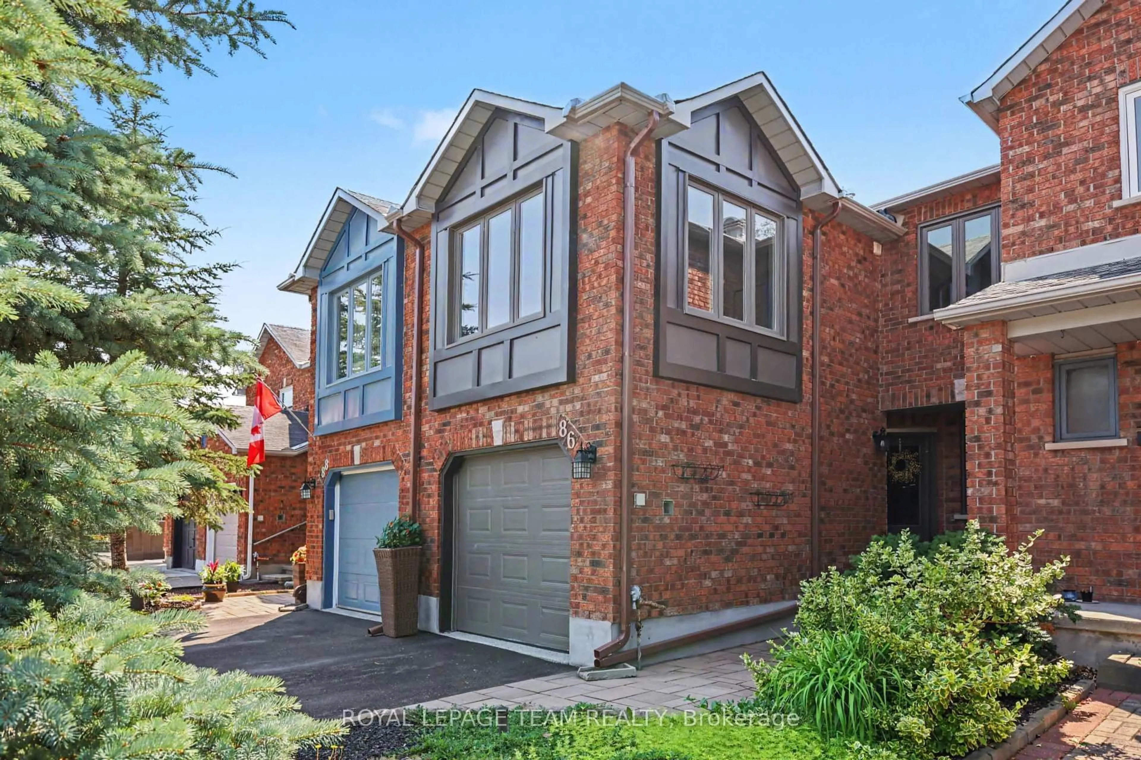 Home with brick exterior material, street for 86 Winnegreen Crt, Ottawa Ontario K1G 5S4