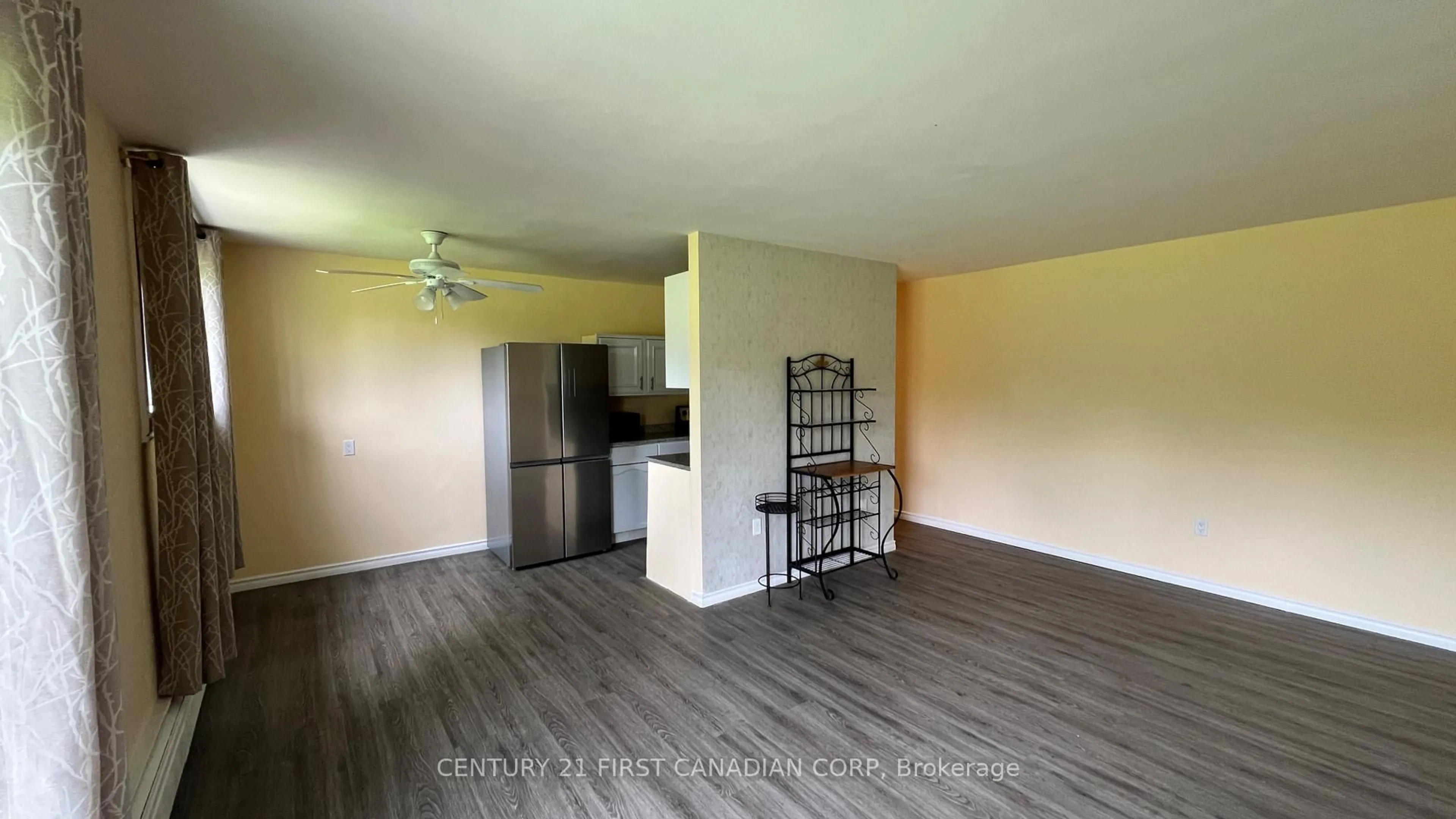 A pic of a room for 1830 DUMONT St #207, London East Ontario N5W 2S1