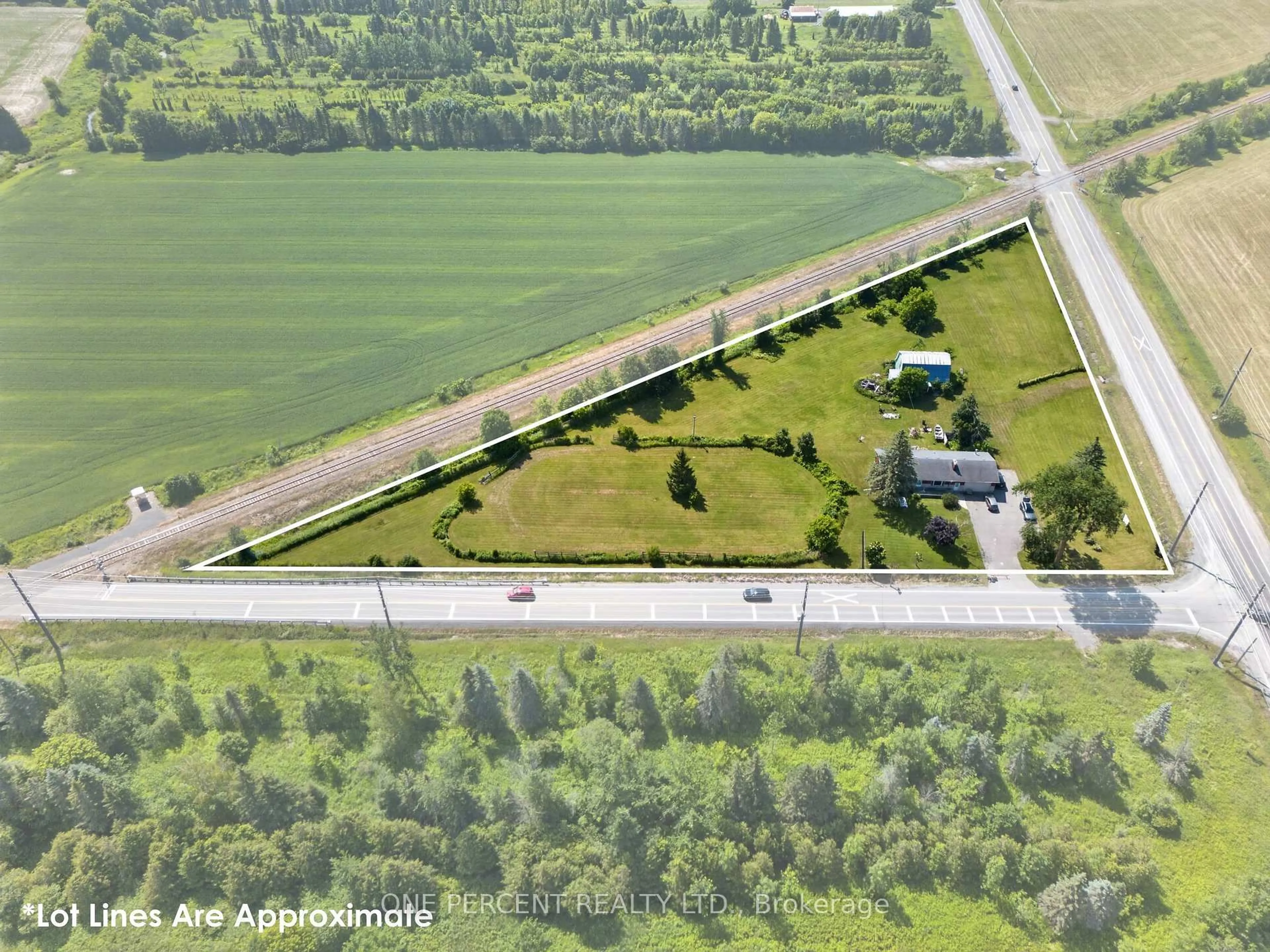 A pic from outside/outdoor area/front of a property/back of a property/a pic from drone, street for 5395 Barnsdale Rd, Richmond Ontario K0A 2Z0