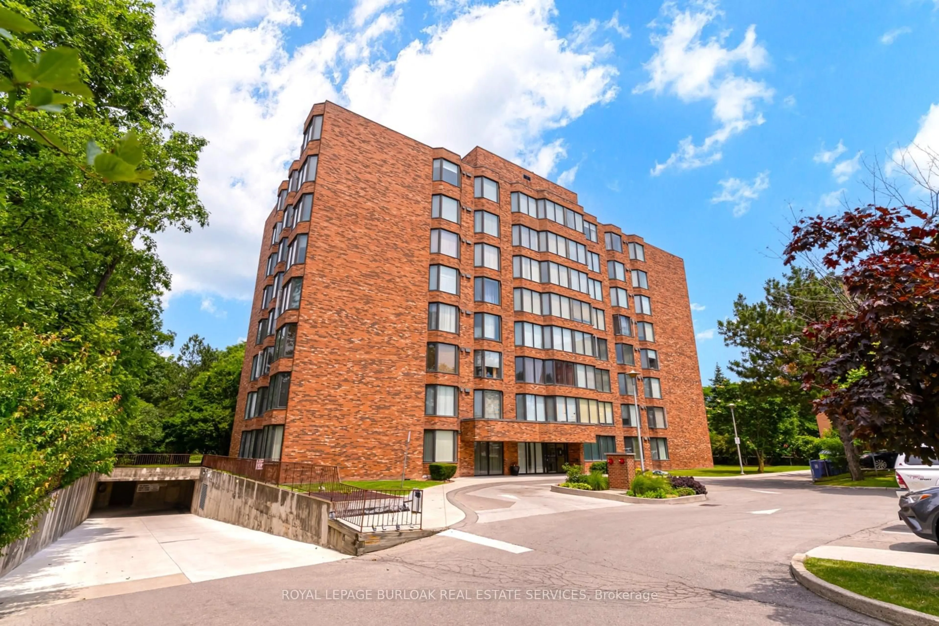 Unknown for 200 Limeridge Rd #804, Hamilton Ontario L9C 7M7