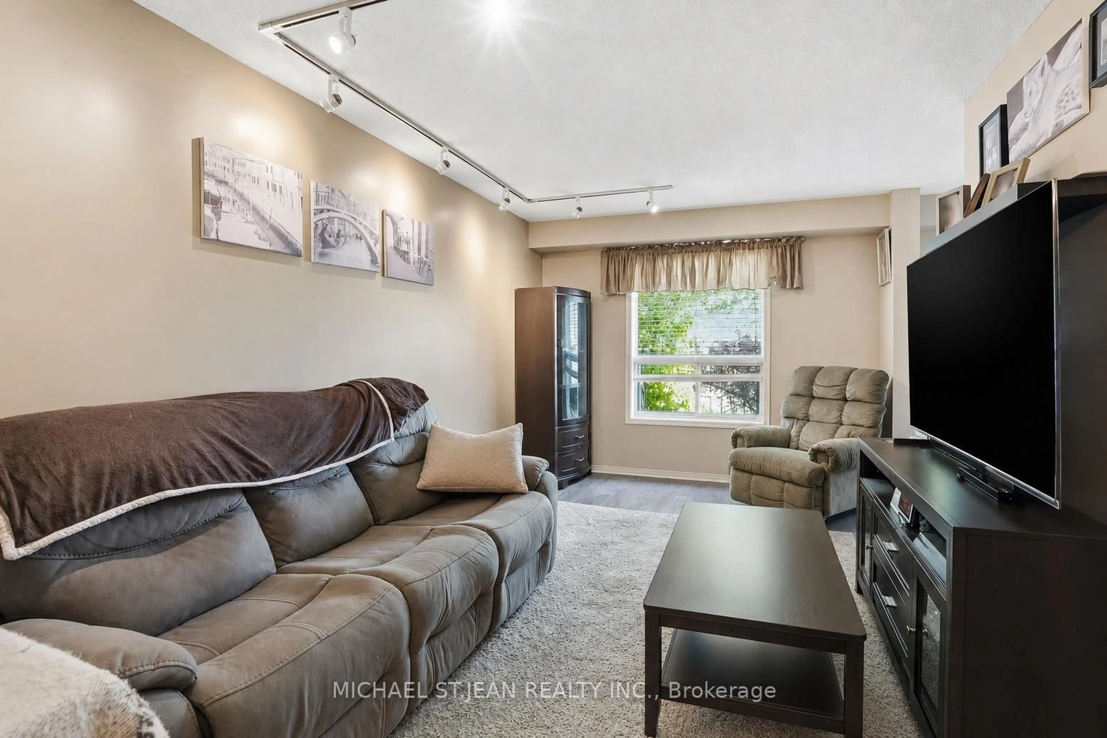 Living room with furniture, unknown for 565 Rymal Rd #2, Hamilton Ontario L8W 3Y2