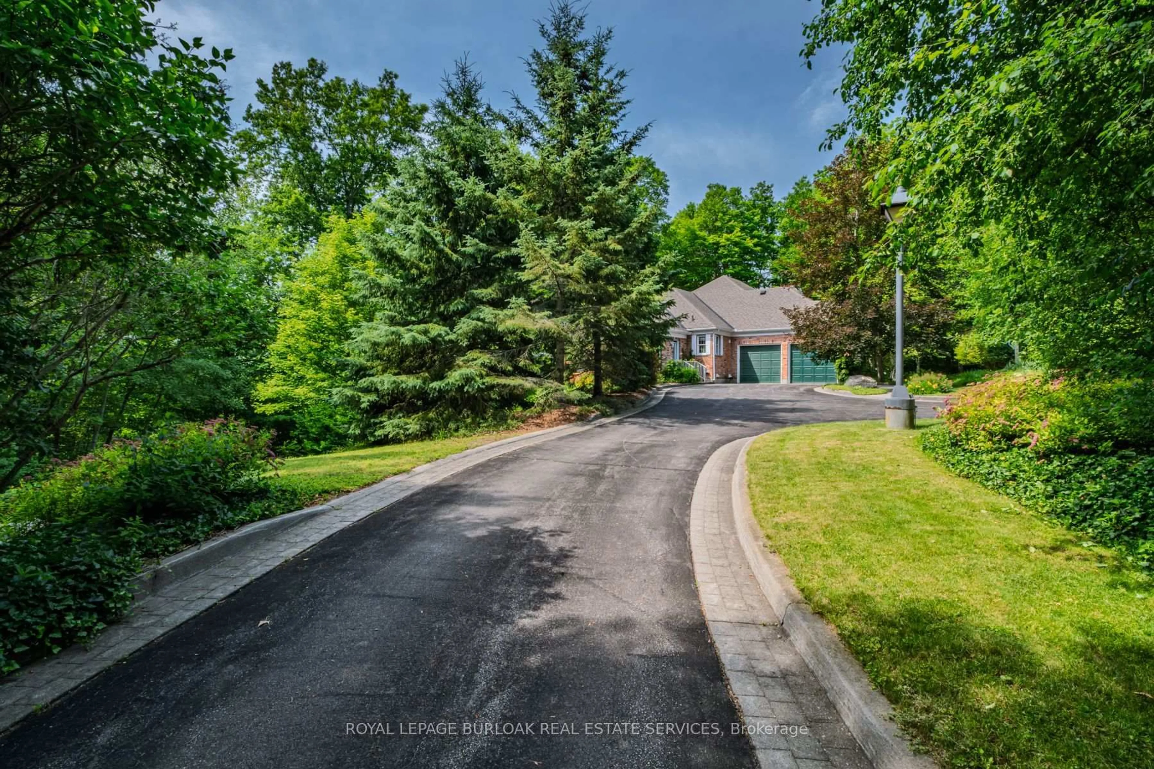 A pic from outside/outdoor area/front of a property/back of a property/a pic from drone, street for 6711 Wellington Road 34, Puslinch Ontario N0B 2J0