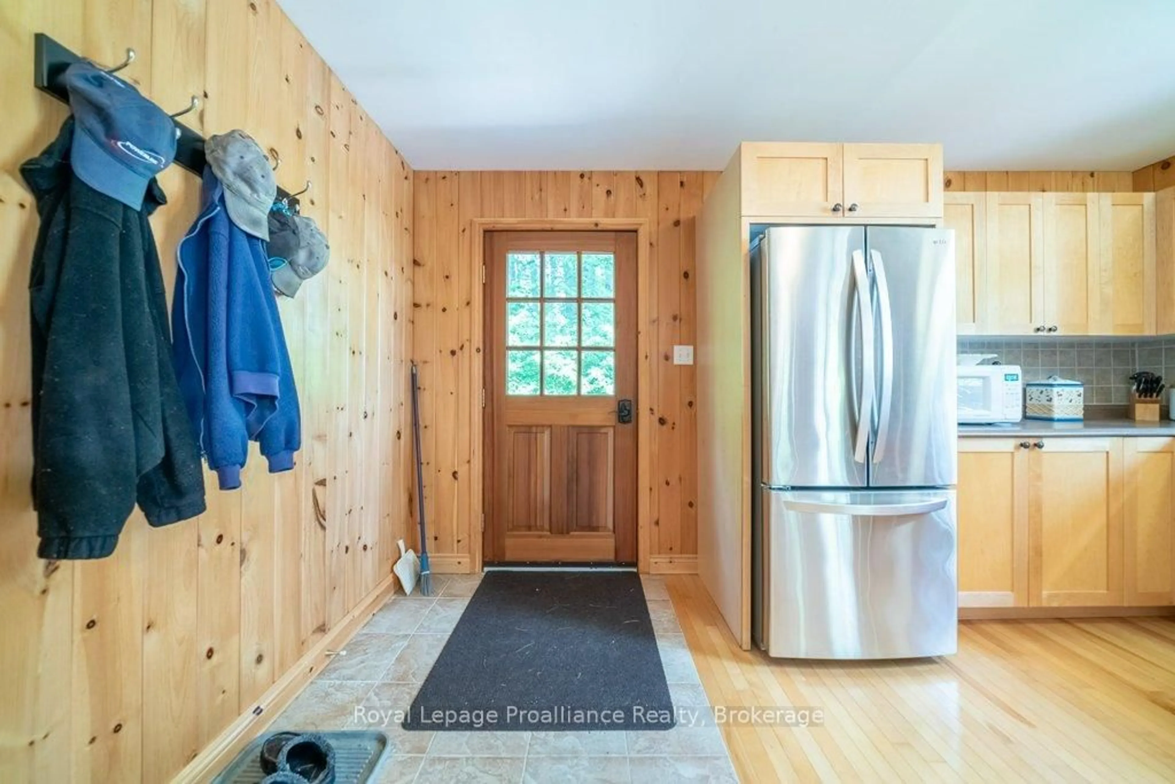 Indoor entryway for 518 Water Access Mazinaw Lake, Cloyne Ontario K0H 1K0