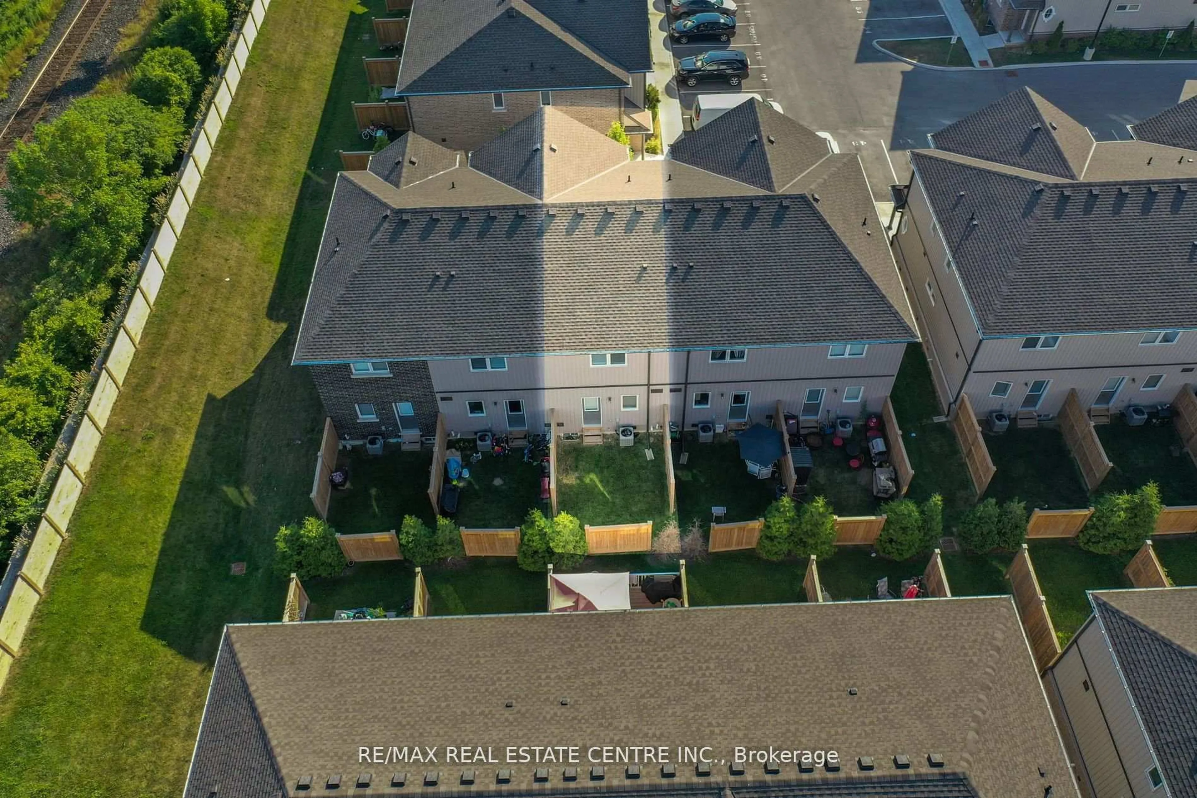 A pic from outside/outdoor area/front of a property/back of a property/a pic from drone, city buildings view from balcony for 7768 ASCOT Circ #59, Niagara Falls Ontario L2H 3P9